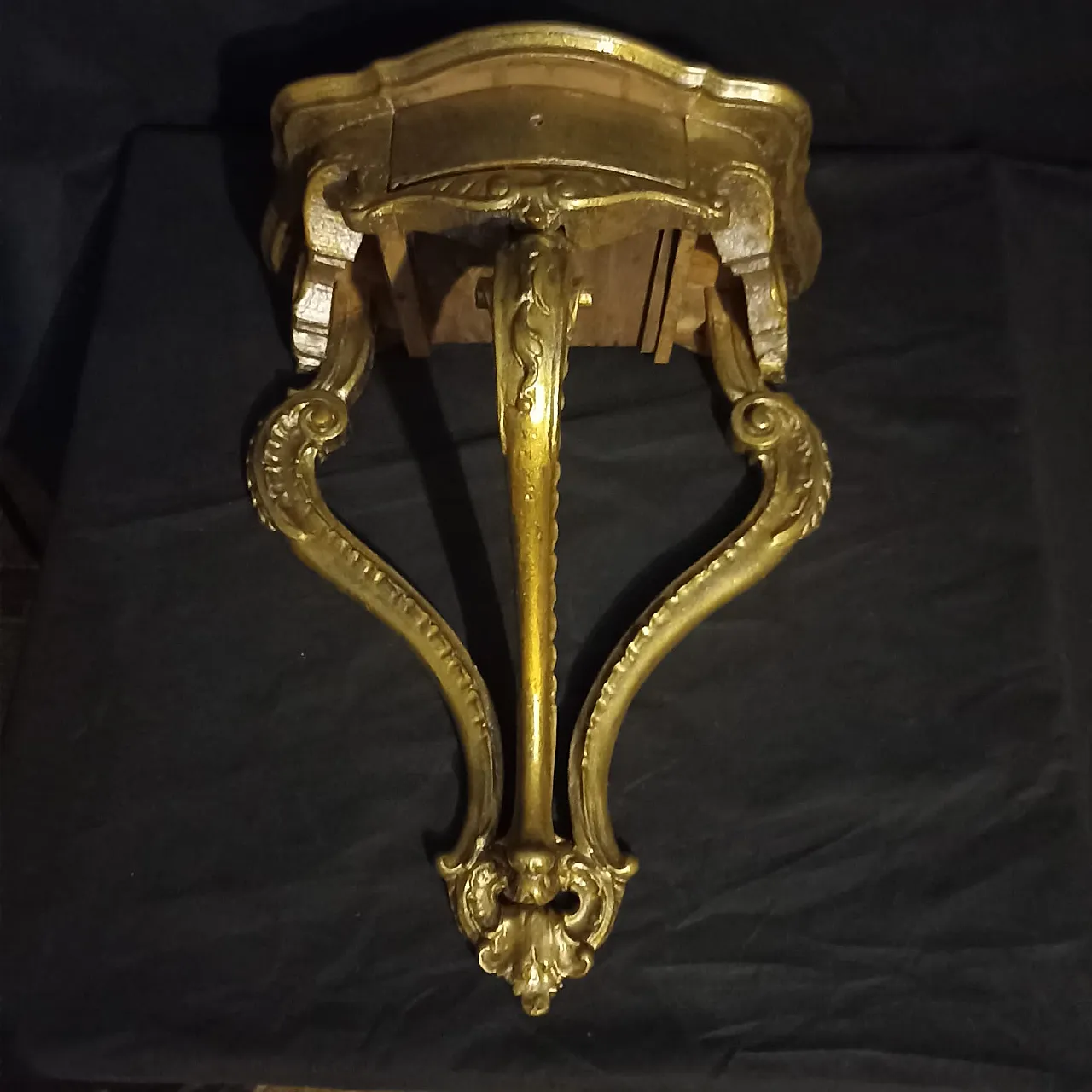 Carved and gilded wall console, late 19th century 36