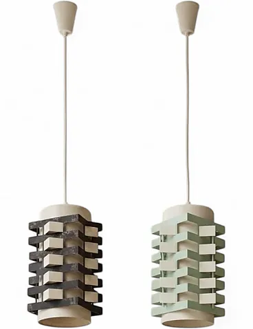 Coppia di lampade da tavolo, design scultoreo in metallo, anni '70