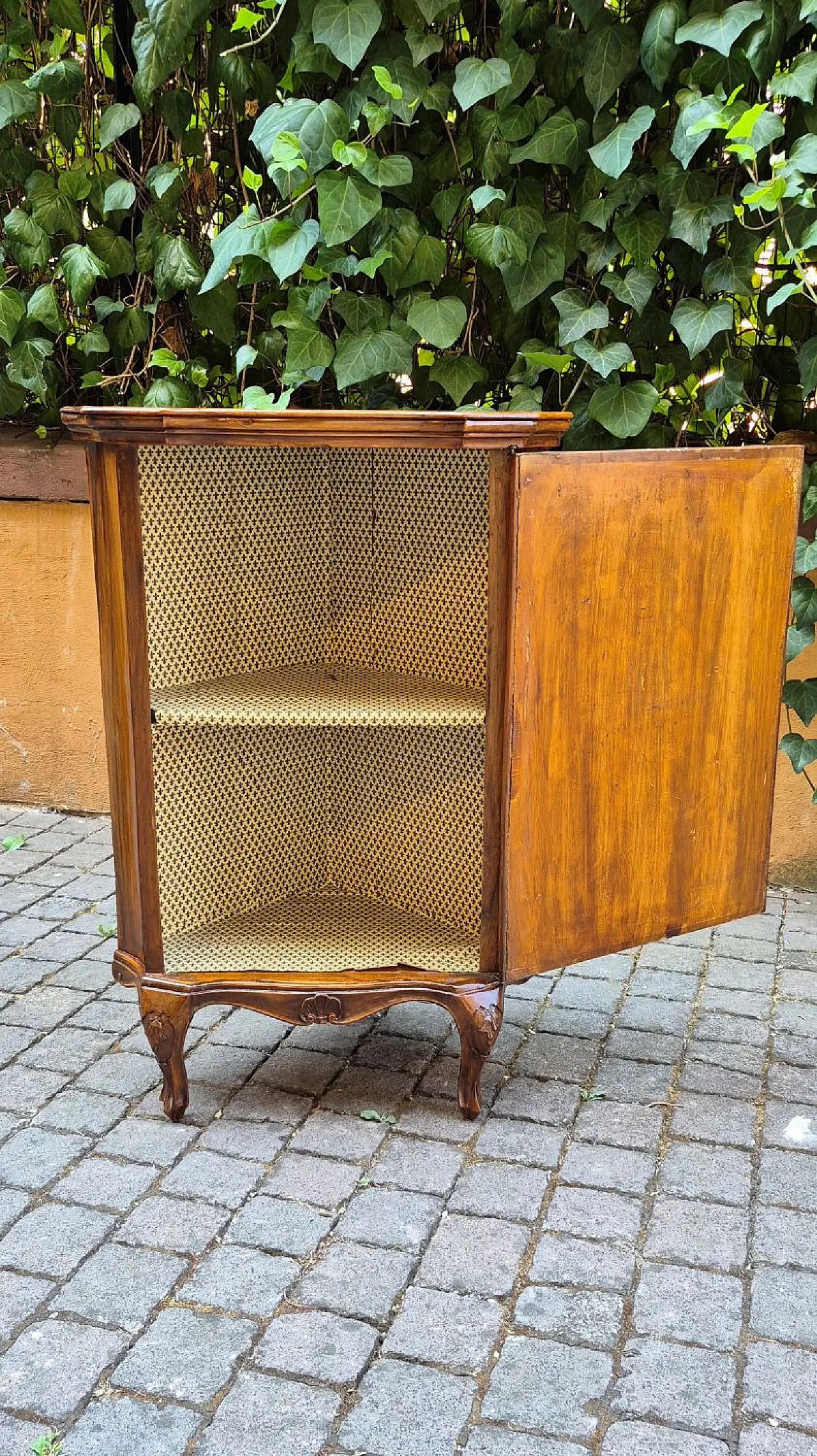 Pair of walnut and briar laminated cornerboards, late 19th century 5
