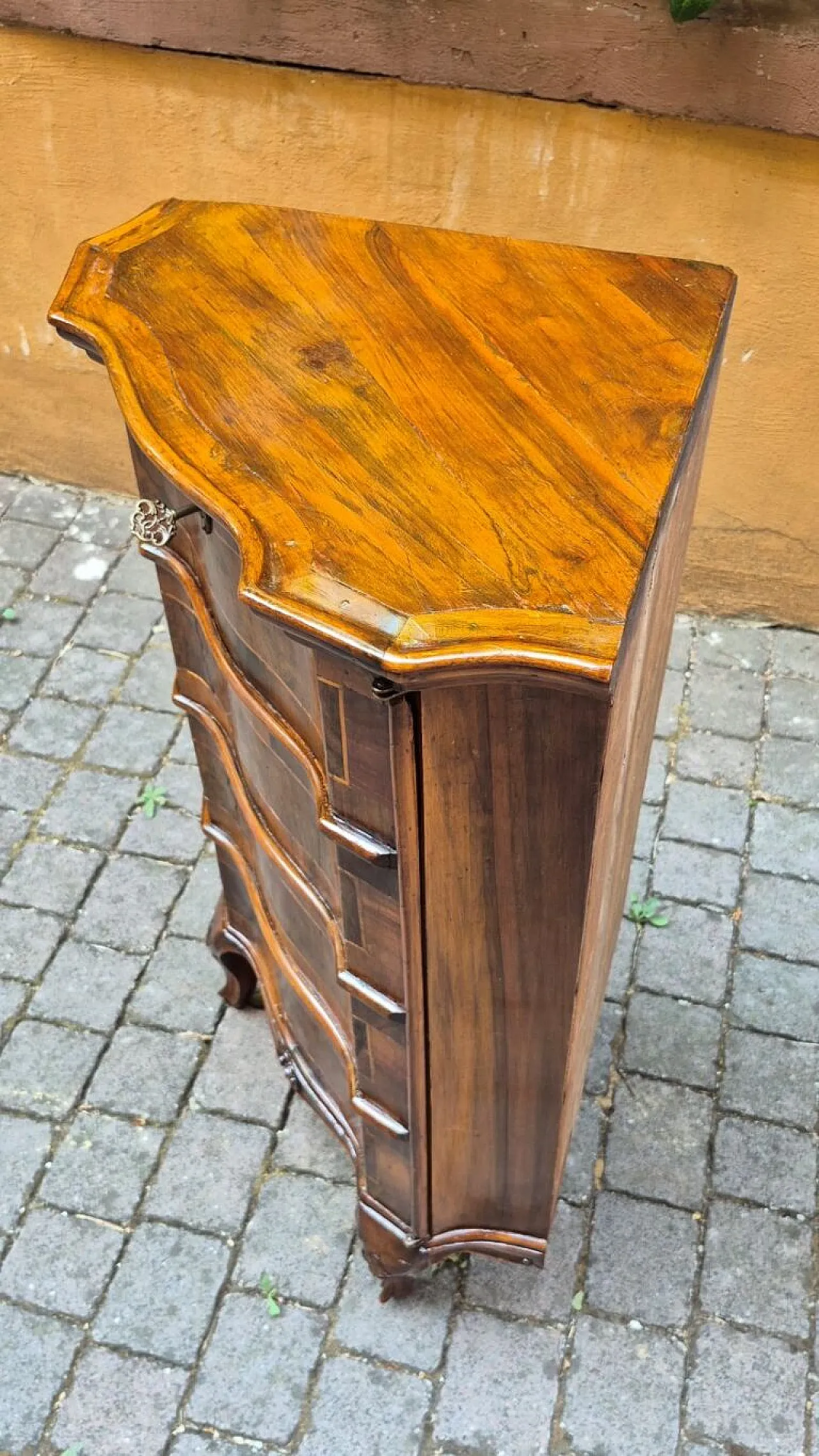 Pair of walnut and briar laminated cornerboards, late 19th century 7