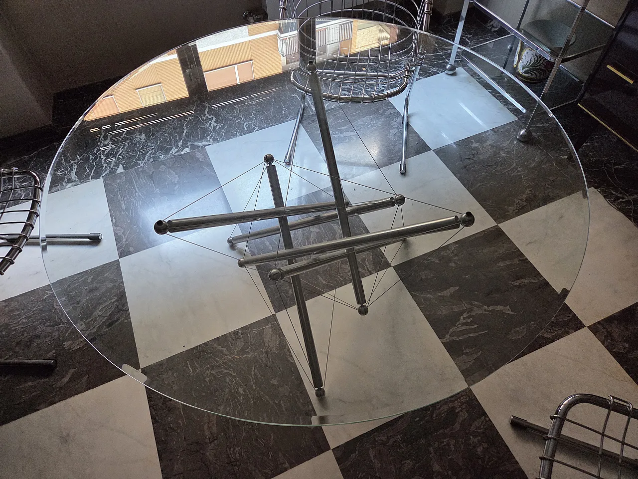 714 round table by T. Waddell and 4 Flynn chairs by G. Rinaldi, 1970s 3