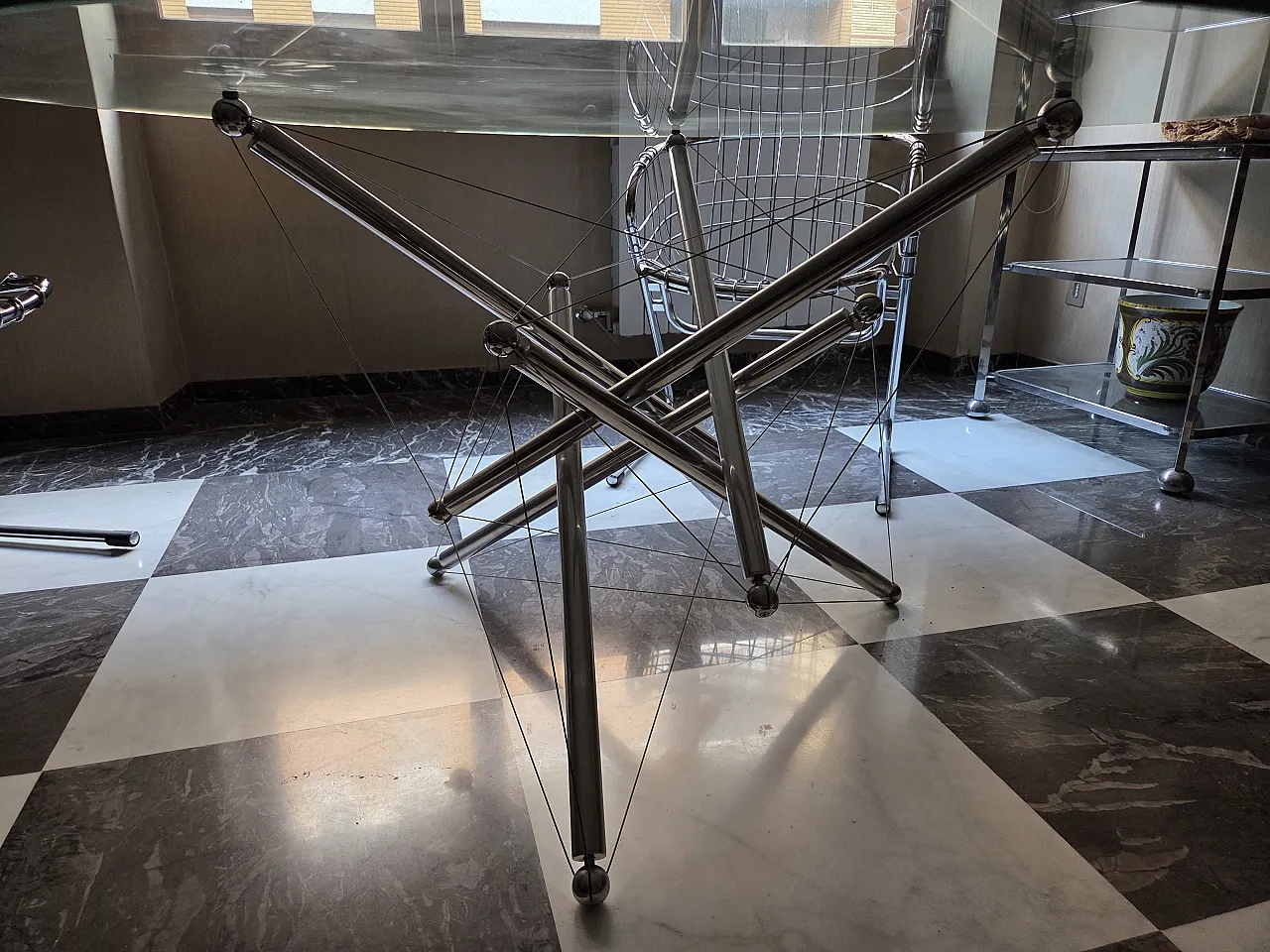 714 round table by T. Waddell and 4 Flynn chairs by G. Rinaldi, 1970s 4