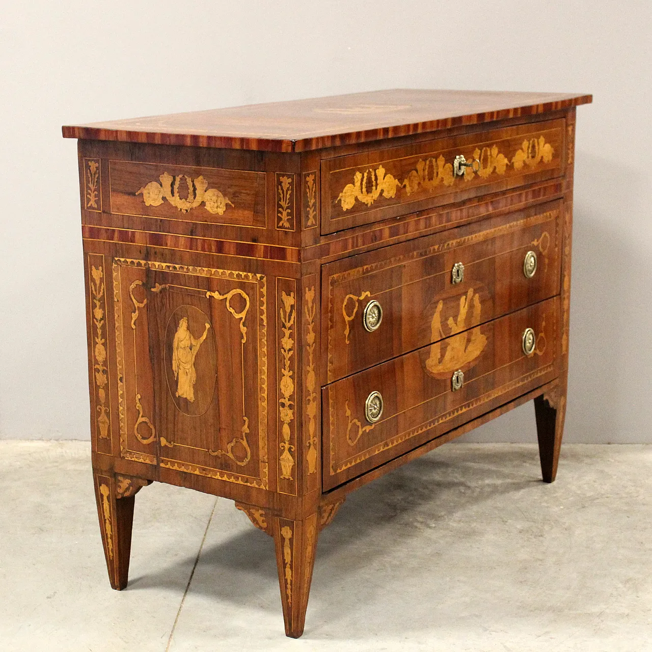 Louis XVI chest of drawers in inlaid walnut, 19th century Italy 3