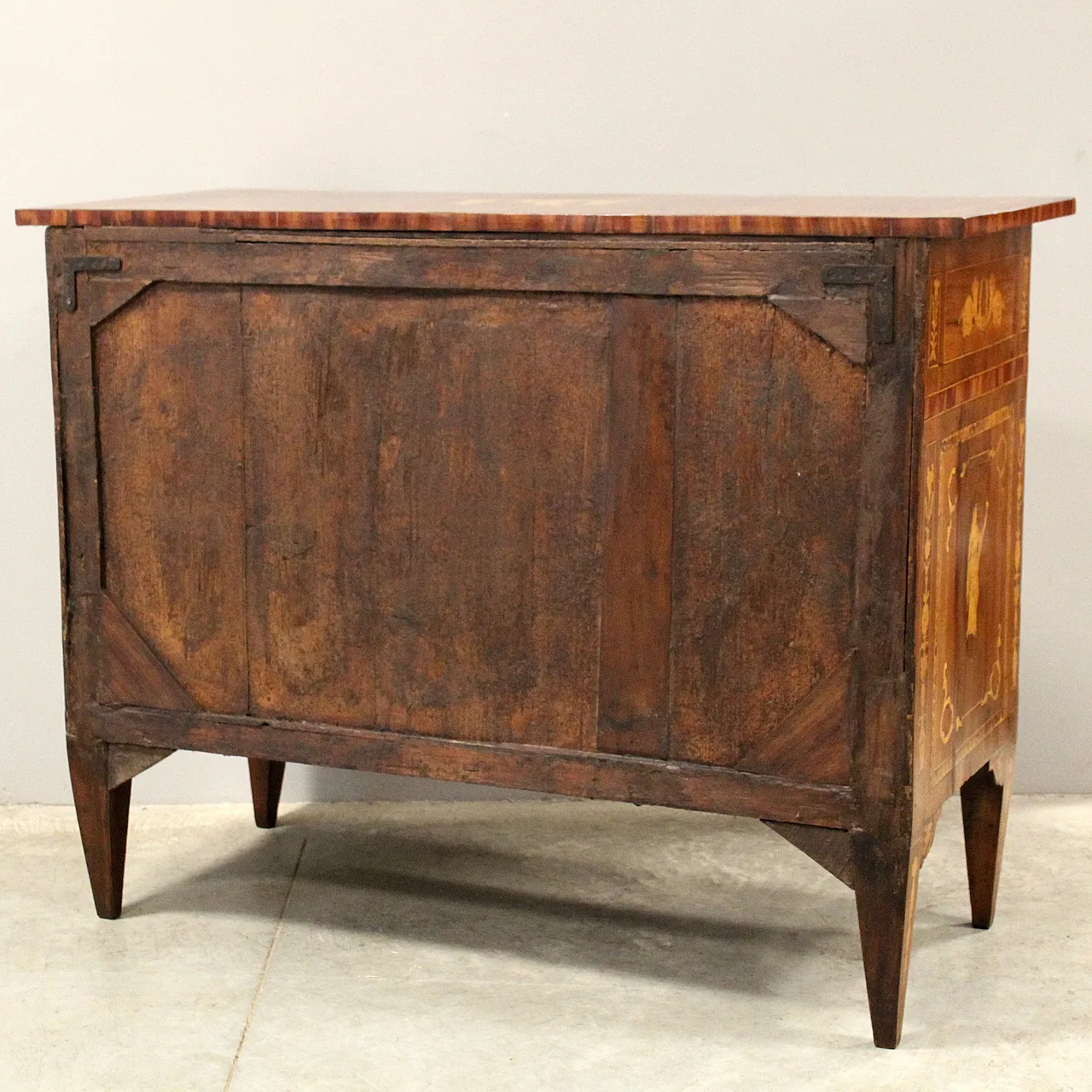 Louis XVI chest of drawers in inlaid walnut, 19th century Italy 15