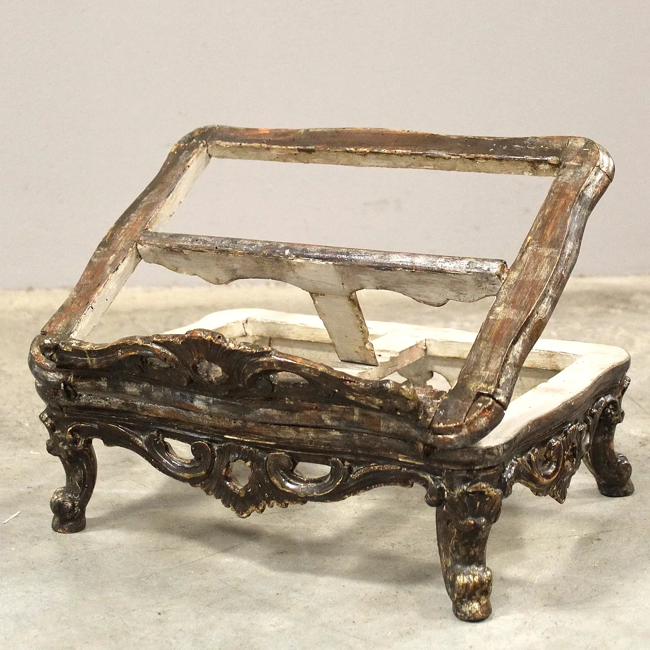 Louis XV table lectern in lacquered wood, 18th century Italy 1