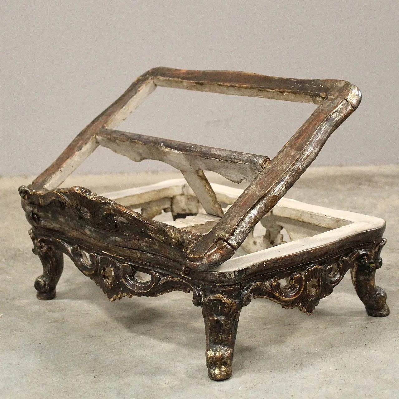 Louis XV table lectern in lacquered wood, 18th century Italy 4