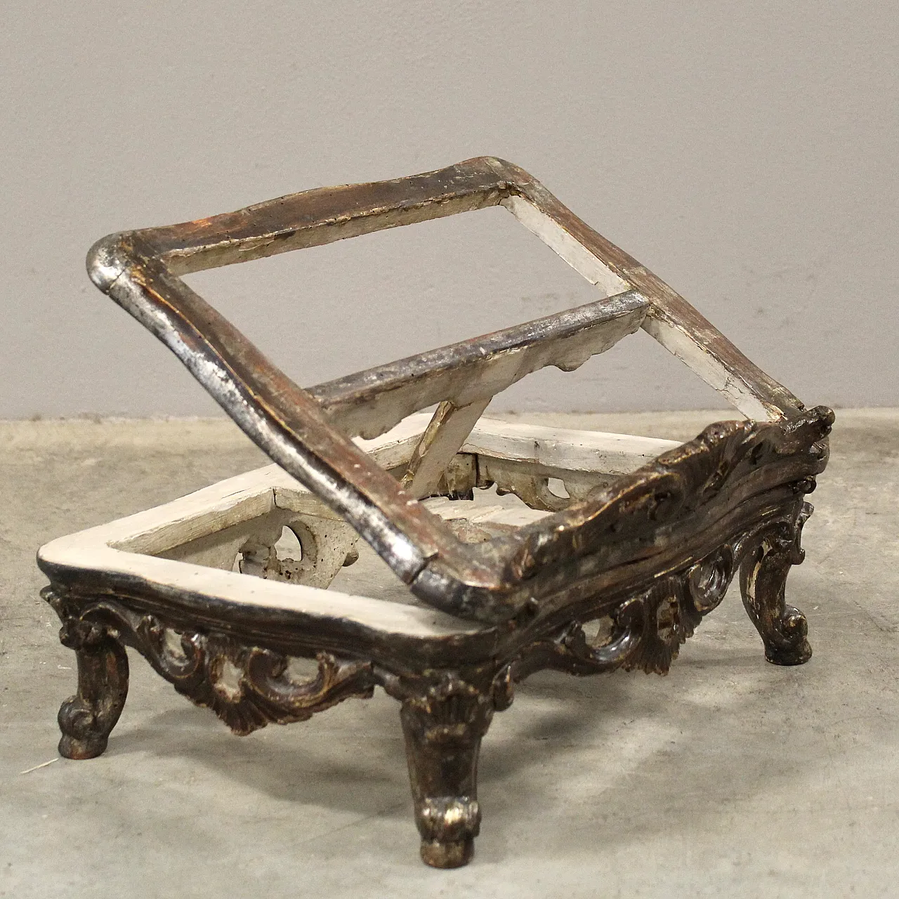 Louis XV table lectern in lacquered wood, 18th century Italy 5