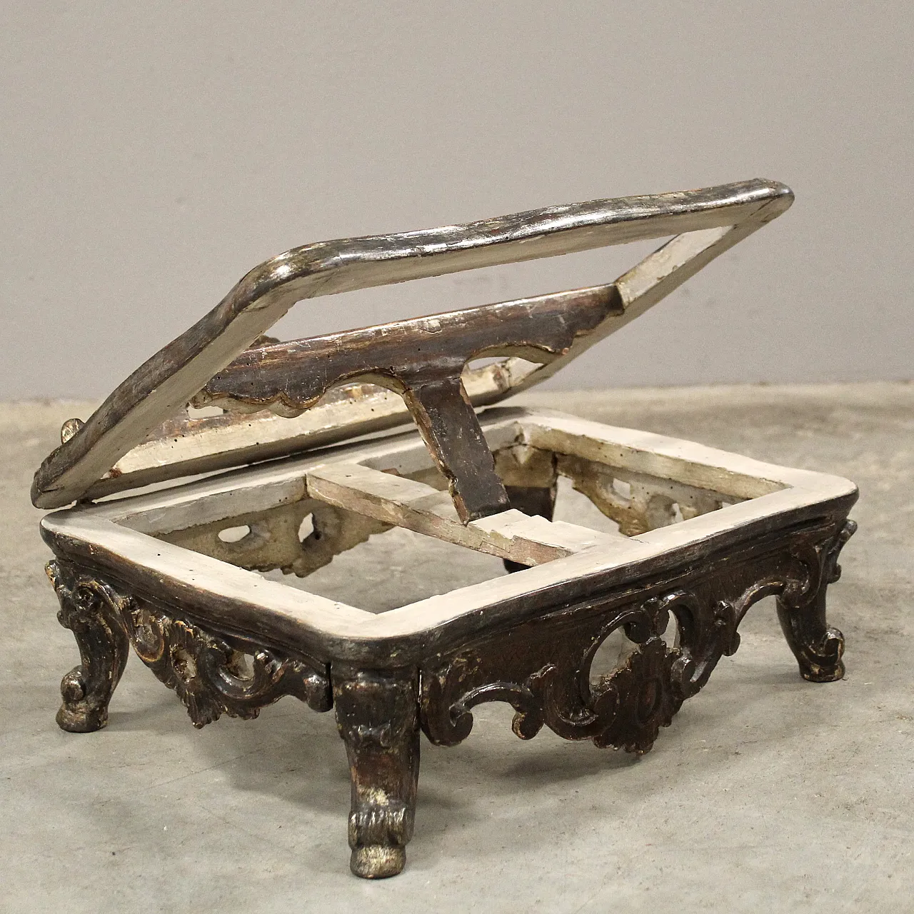 Louis XV table lectern in lacquered wood, 18th century Italy 7