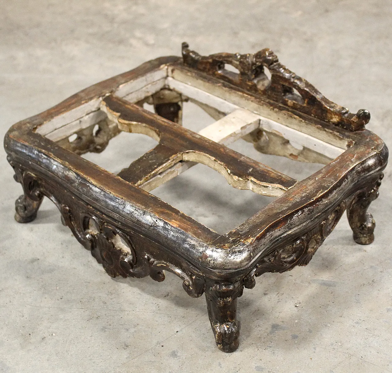 Louis XV table lectern in lacquered wood, 18th century Italy 11