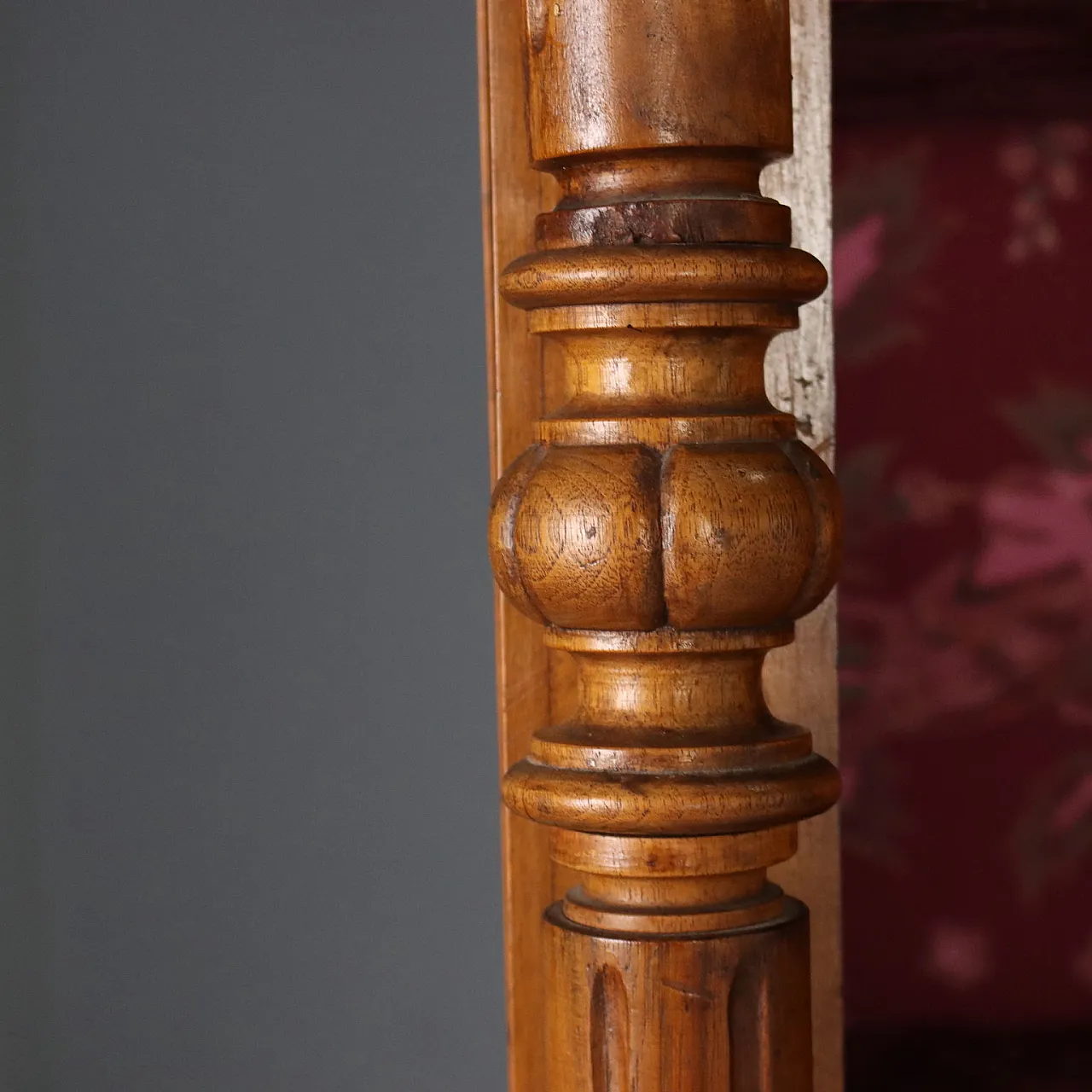 Walnut display cabinet with glass doors, late 19th century 4