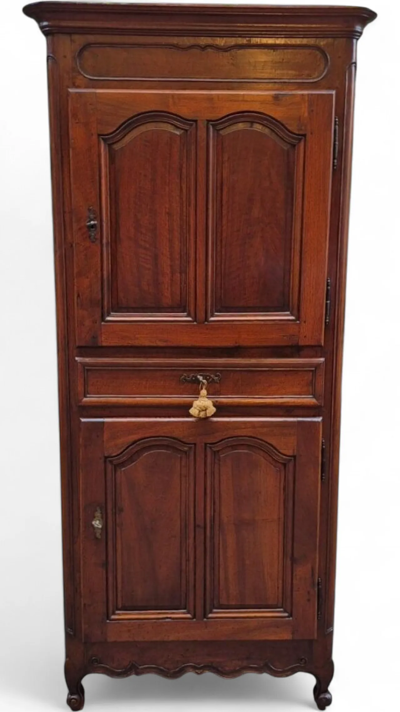 Walnut wood narrow sideboard, mid-18th century 11