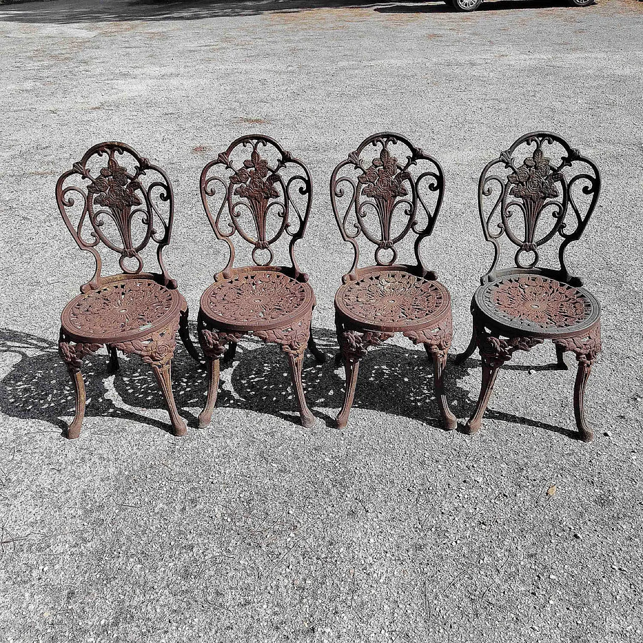 Garden table with cast iron chairs, 20th century 2