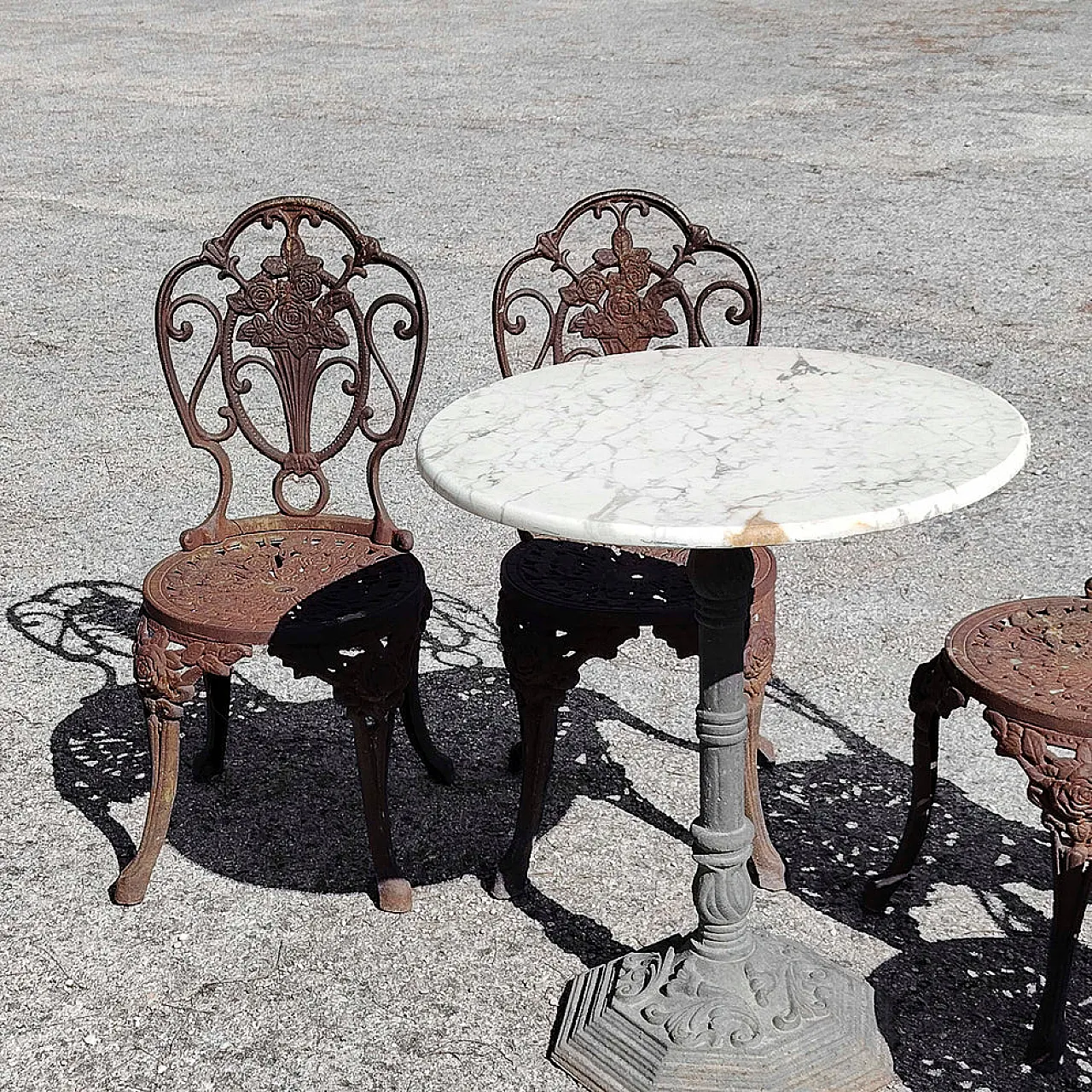 Garden table with cast iron chairs, 20th century 3