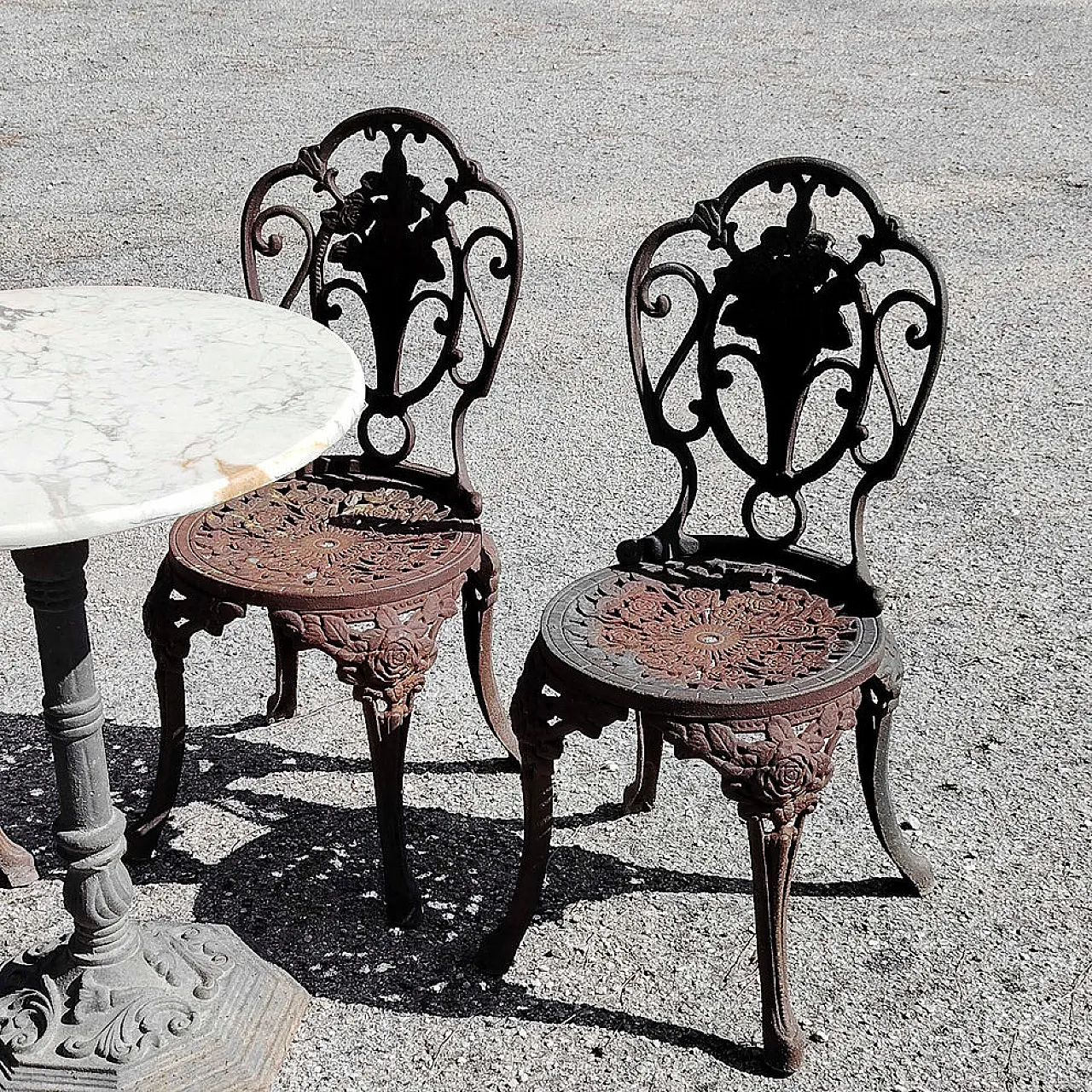 Garden table with cast iron chairs, 20th century 4
