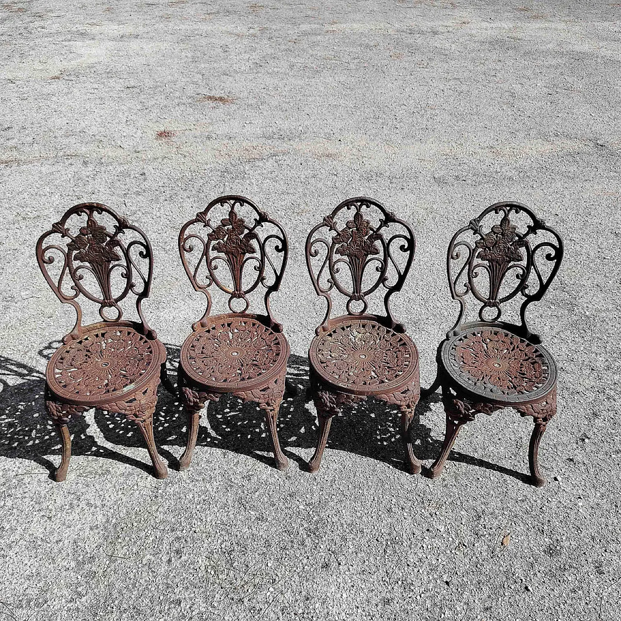 Garden table with cast iron chairs, 20th century 7