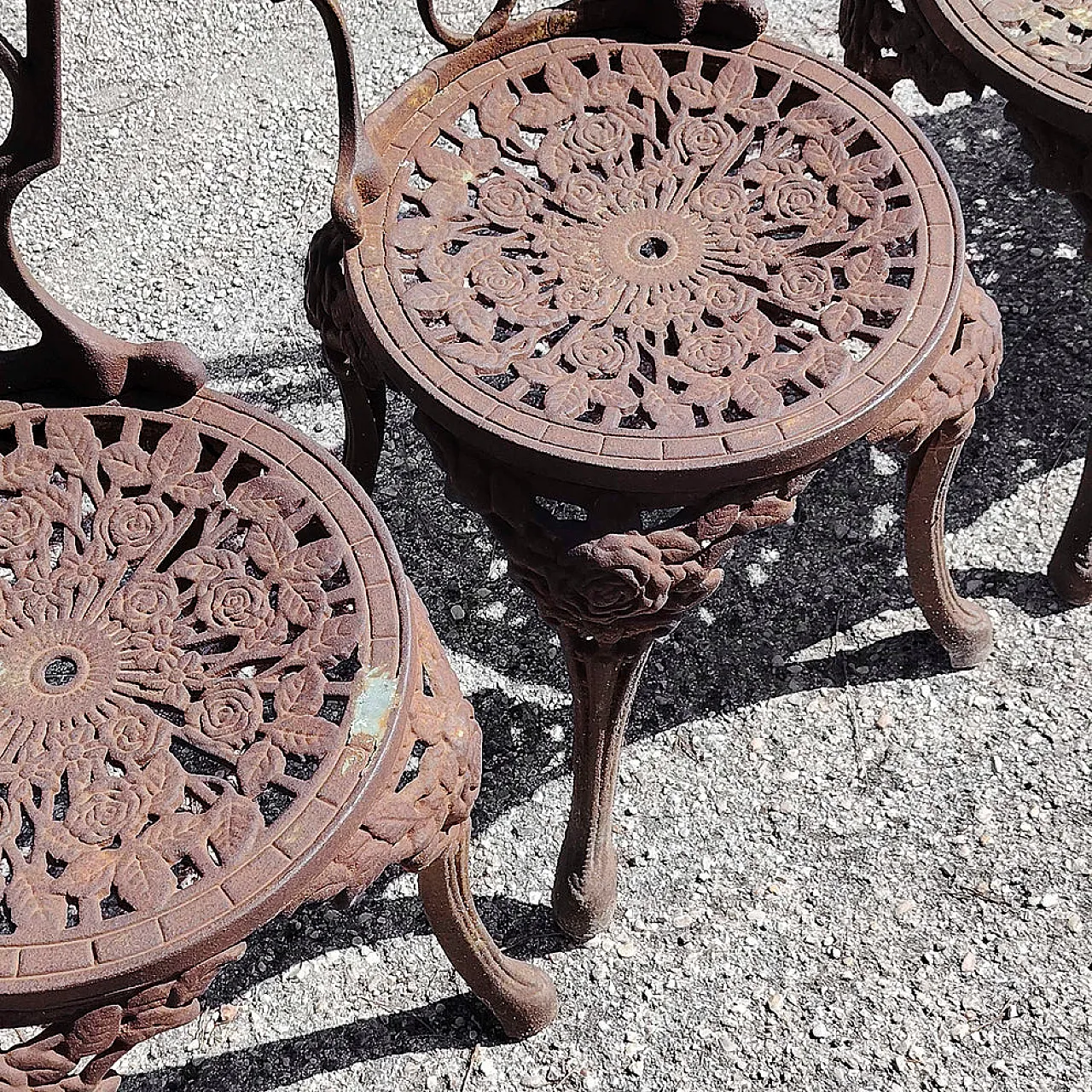 Garden table with cast iron chairs, 20th century 10