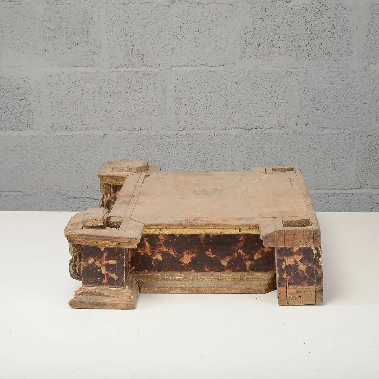 Lacquered wooden base with burning souls from purgatory, 18th century 4