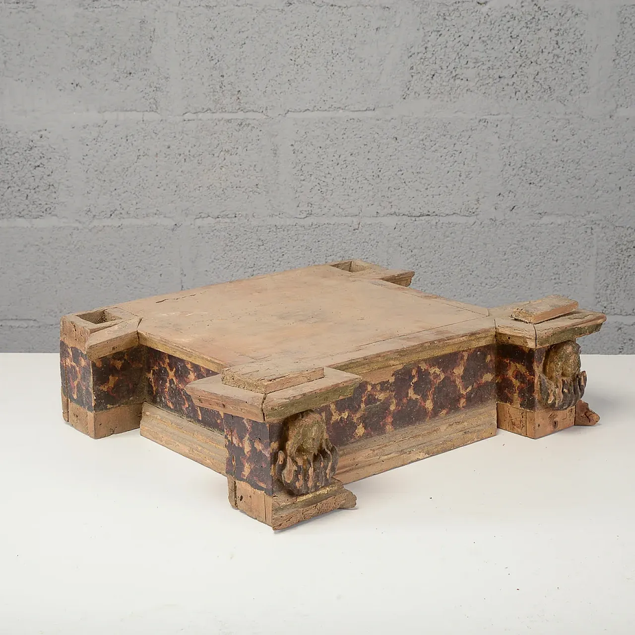 Lacquered wooden base with burning souls from purgatory, 18th century 5