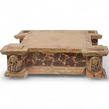 Lacquered wooden base with burning souls from purgatory, 18th century