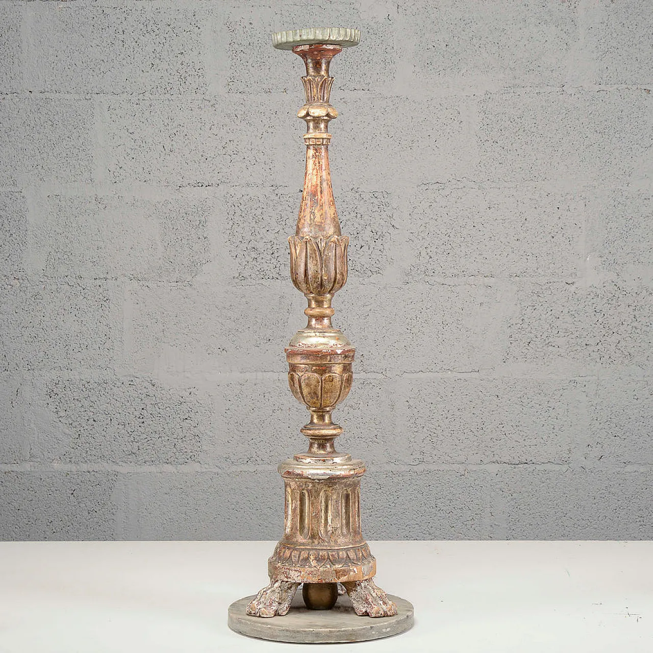 Lacquered wooden candlestick with marble base, 19th century 5