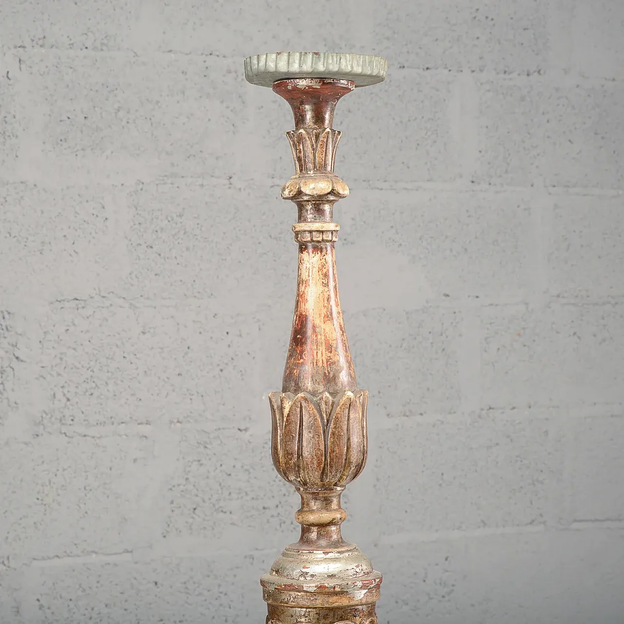 Lacquered wooden candlestick with marble base, 19th century 6