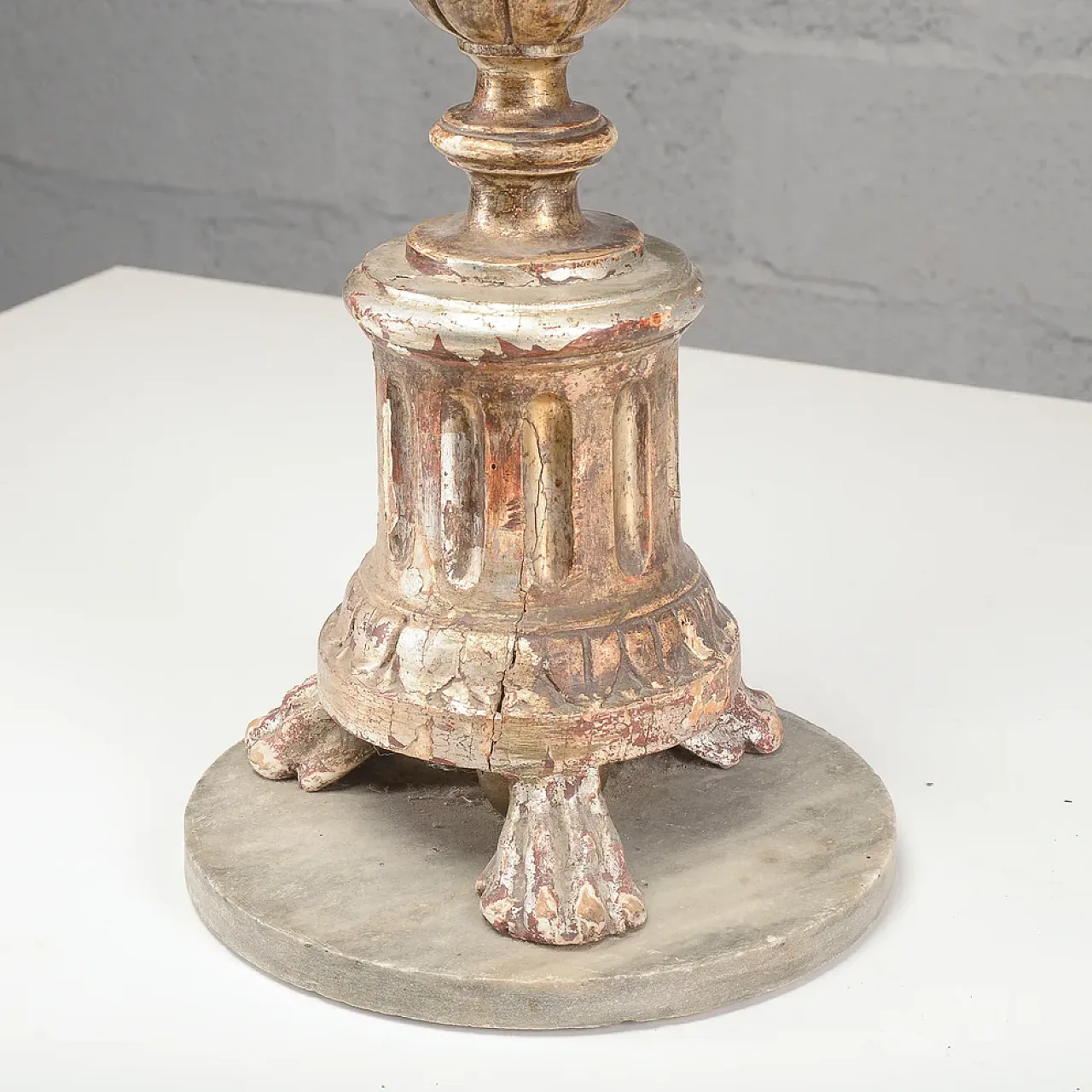 Lacquered wooden candlestick with marble base, 19th century 7