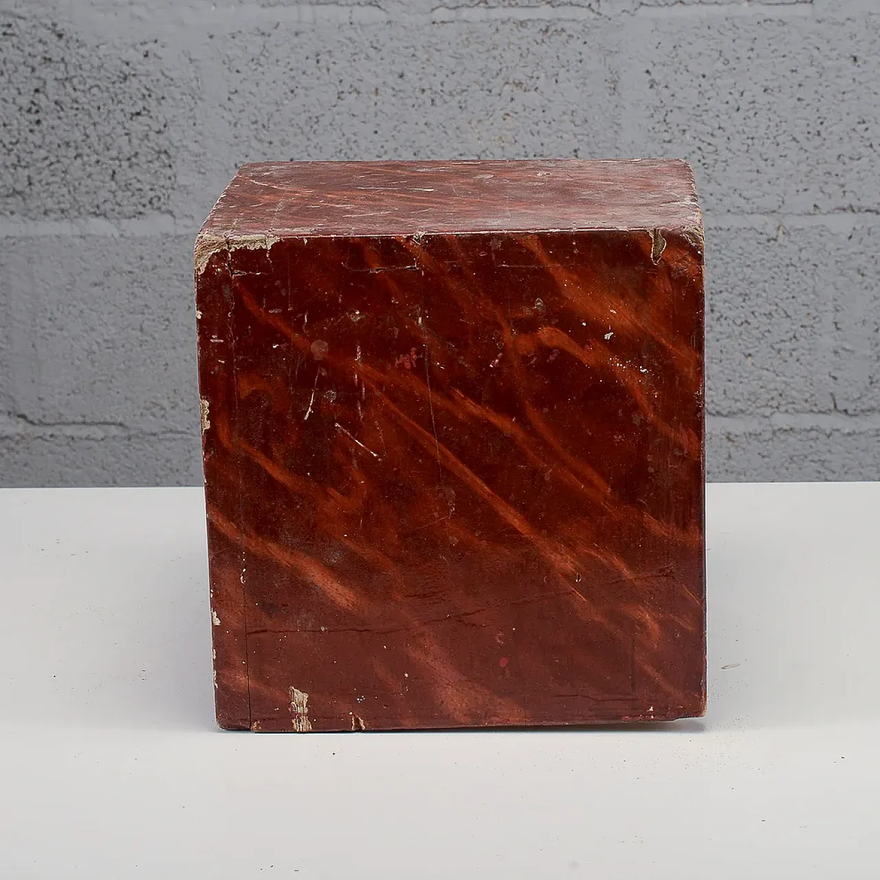Lacquered wooden cube, support base, 20th century 1