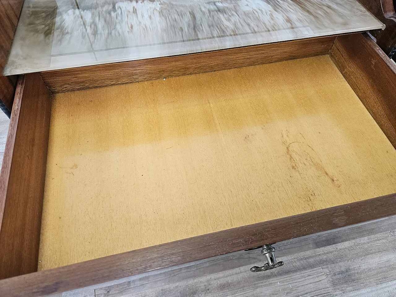 Pair of Mid-Century Mahogany Nightstands with Glass Top, 1960s 17