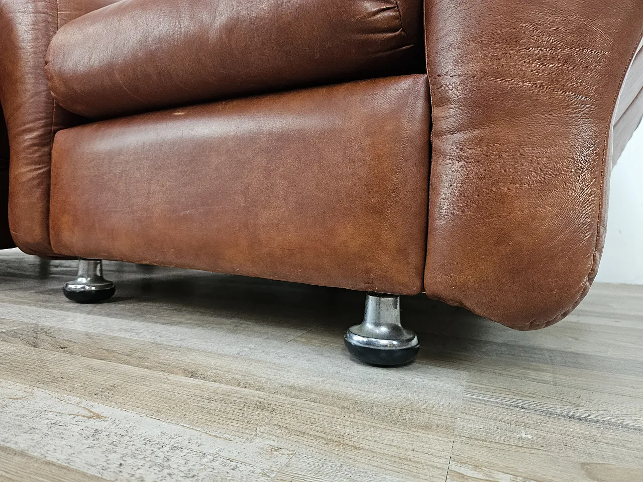 Pair of brown leather armchairs, Italian design, 1970s 13