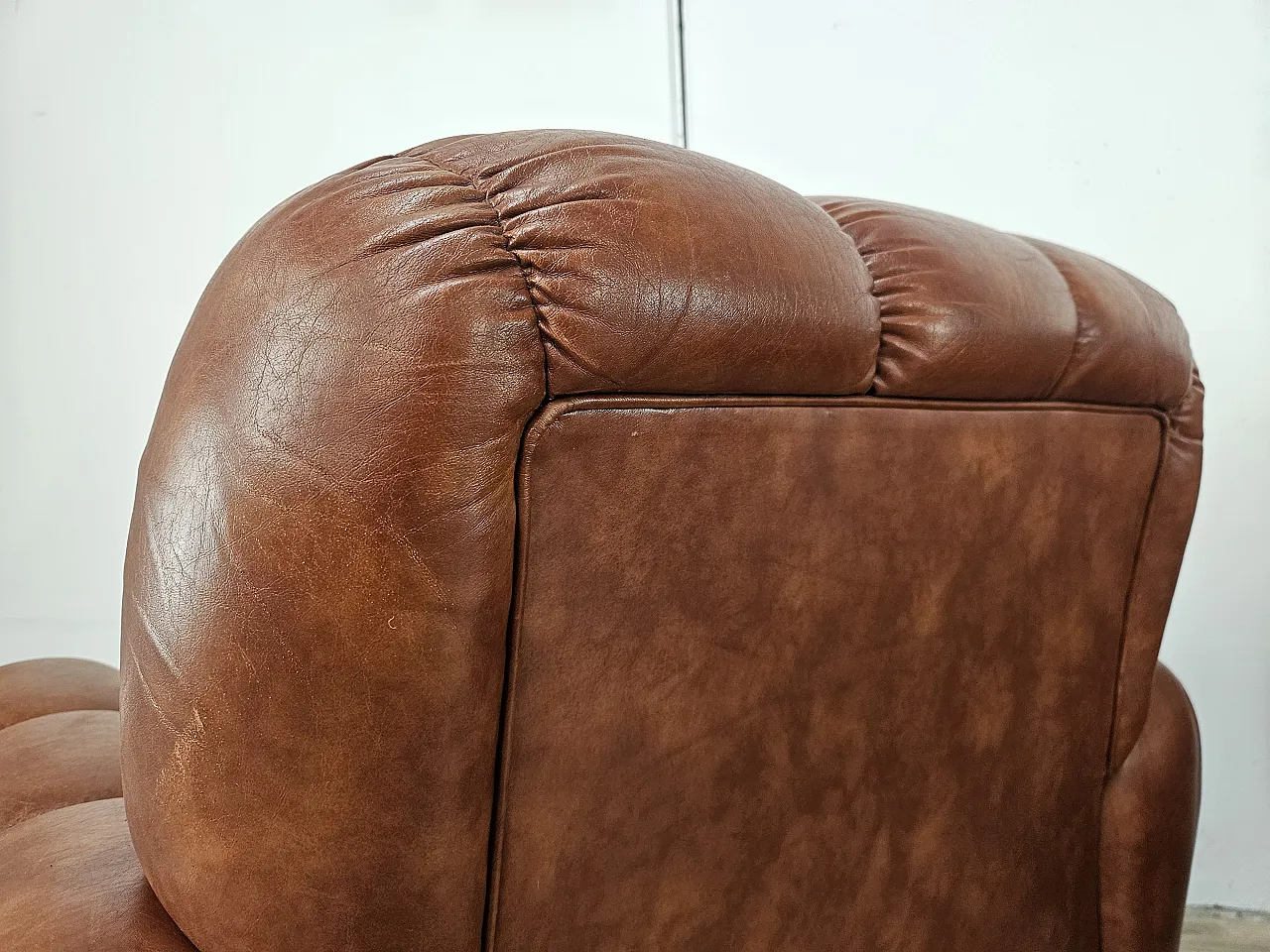 Pair of brown leather armchairs, Italian design, 1970s 15