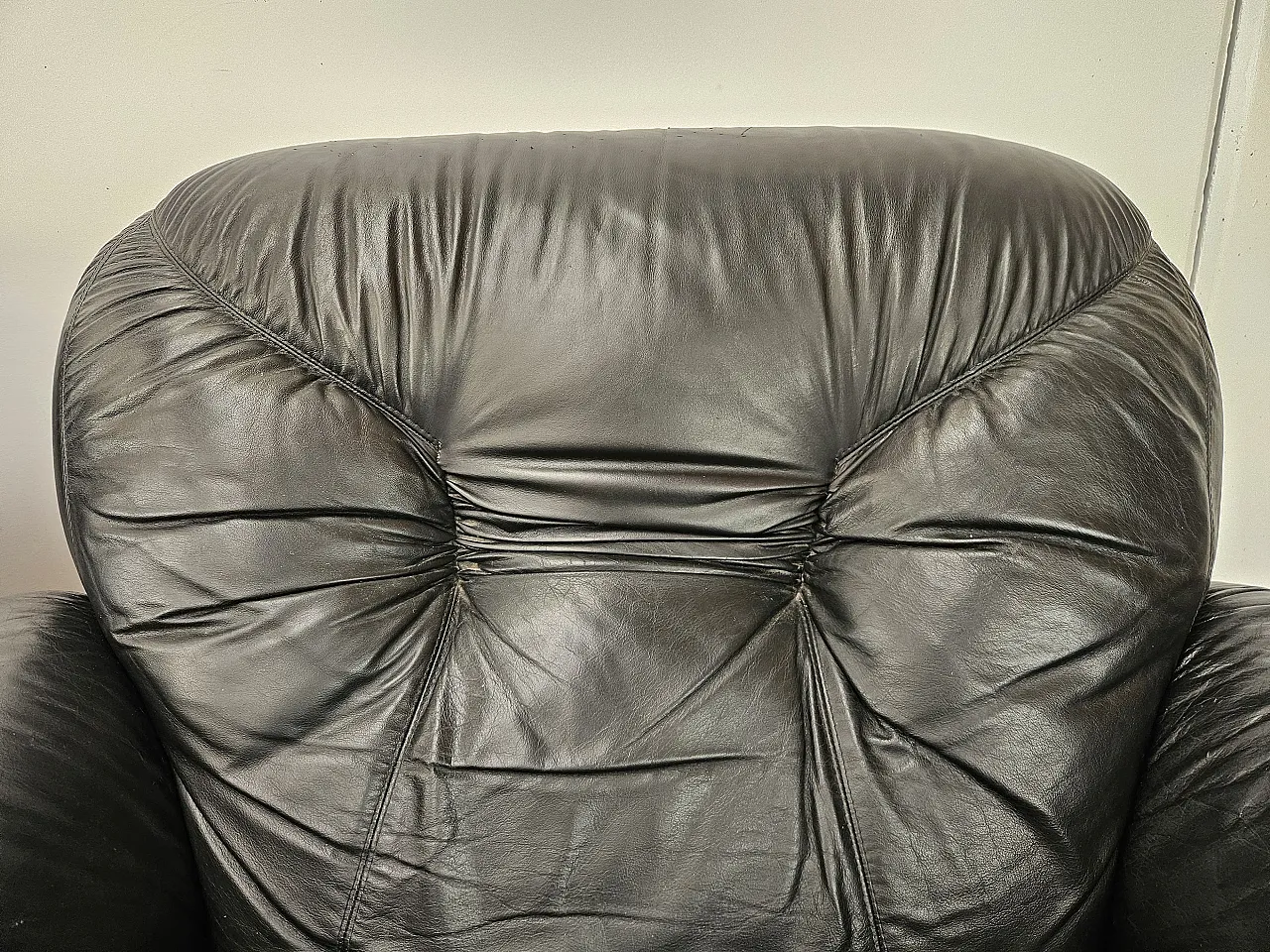 Black leather club chairs 6