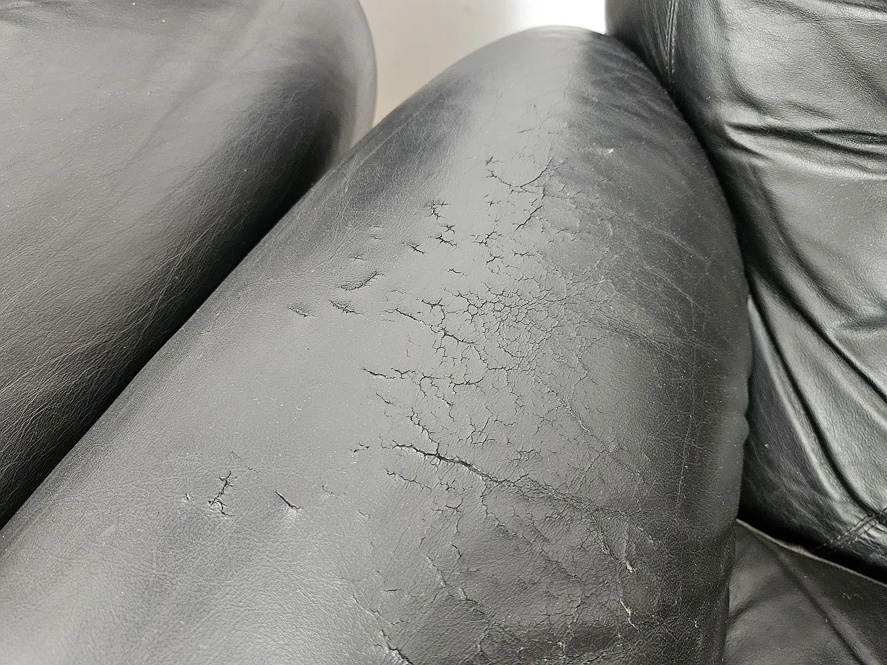 Black leather club chairs 9