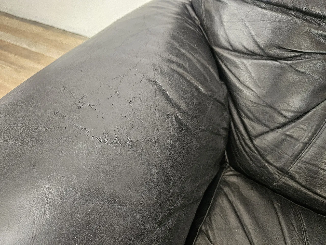 Black leather club chairs 12
