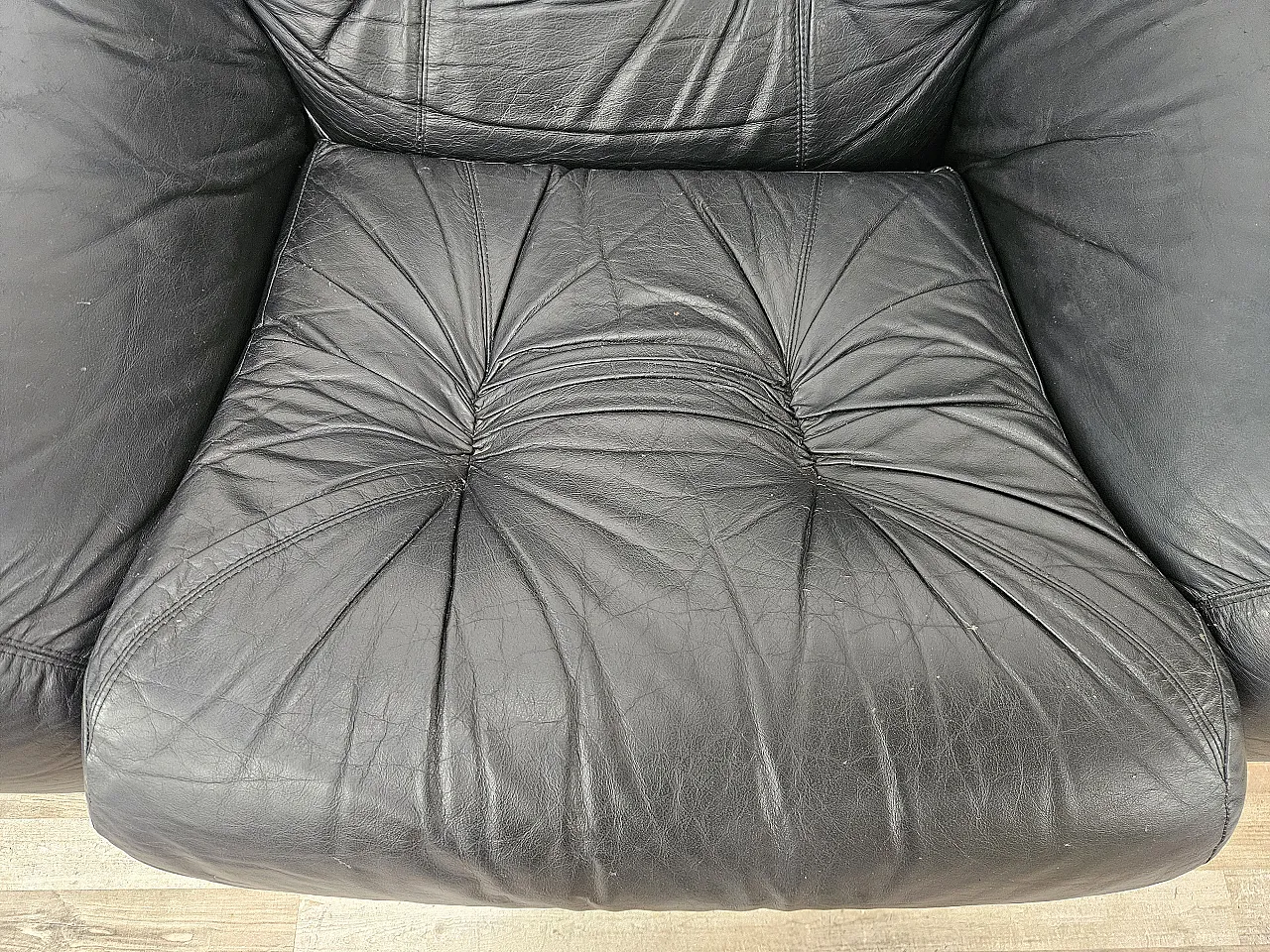 Black leather club chairs 14