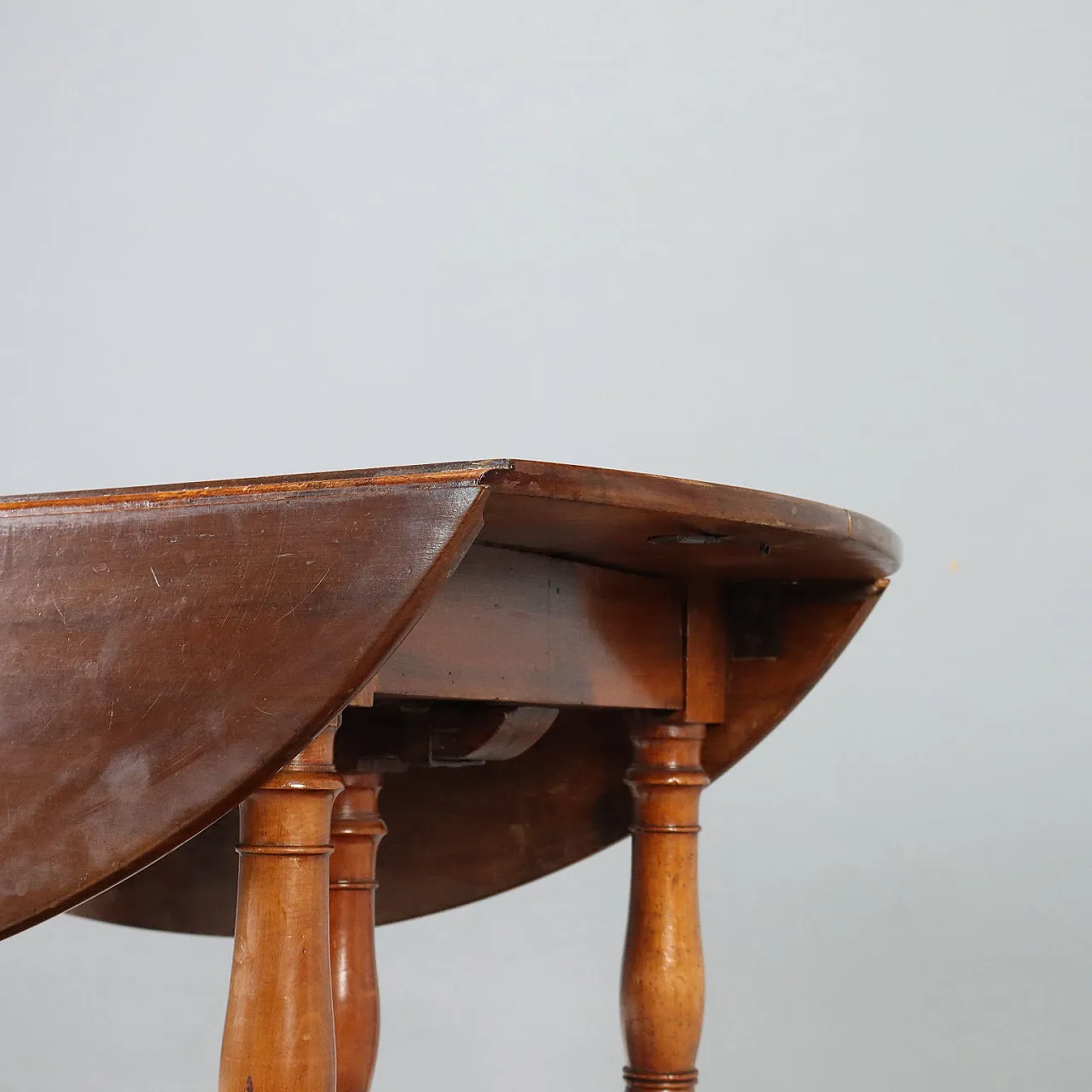 Extendable table with walnut slats, 19th century 5