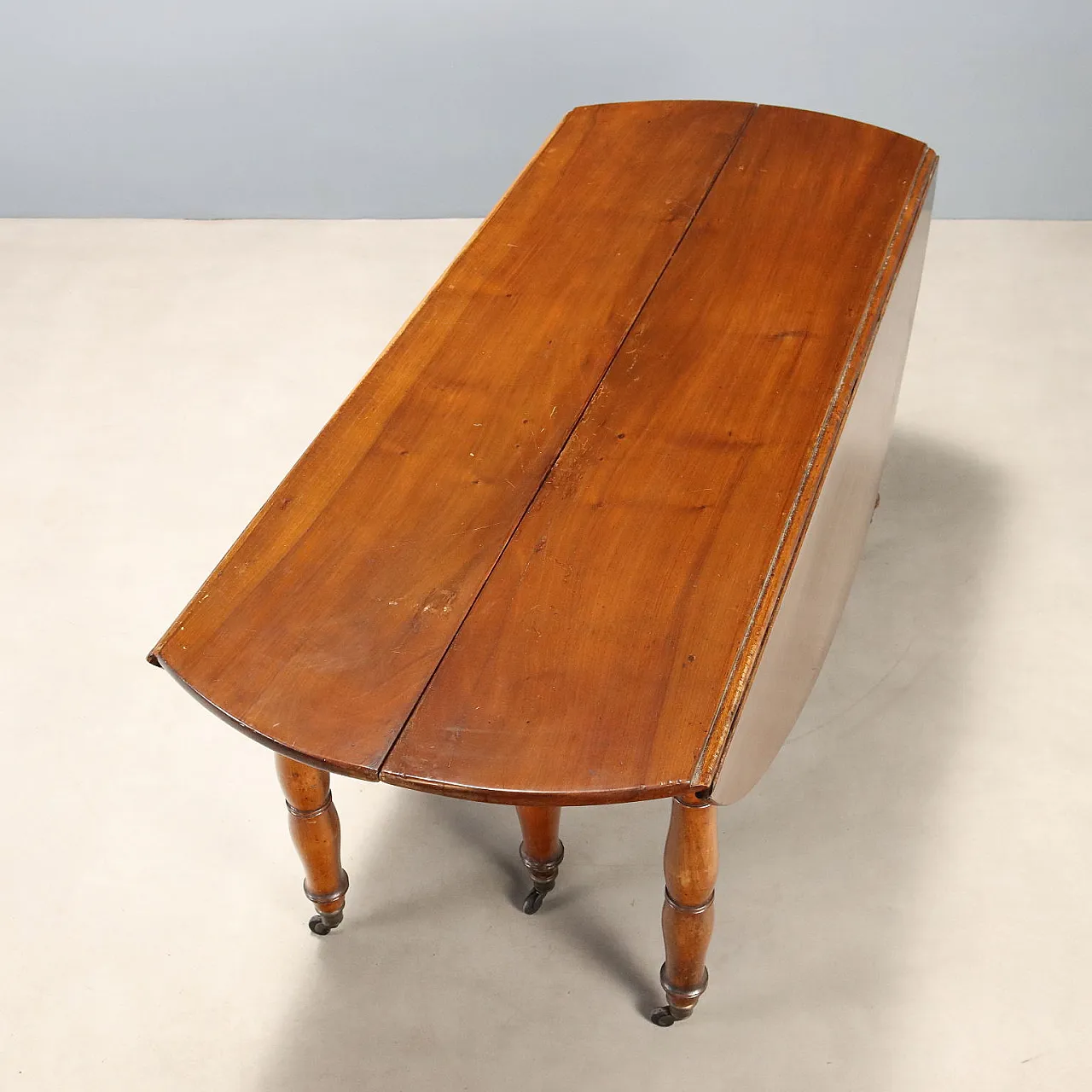 Extendable table with walnut slats, 19th century 8