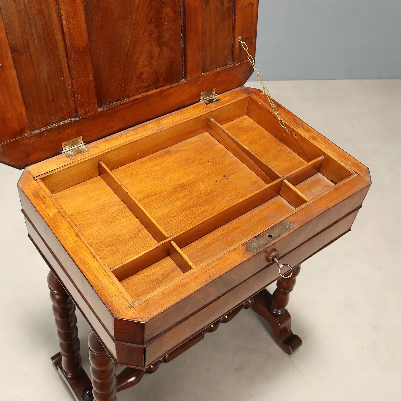 Louis Philippe walnut work table, 19th century 4