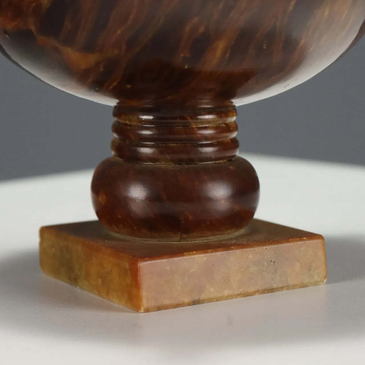 Alabaster and onyx centerpiece stand, 20th century 9