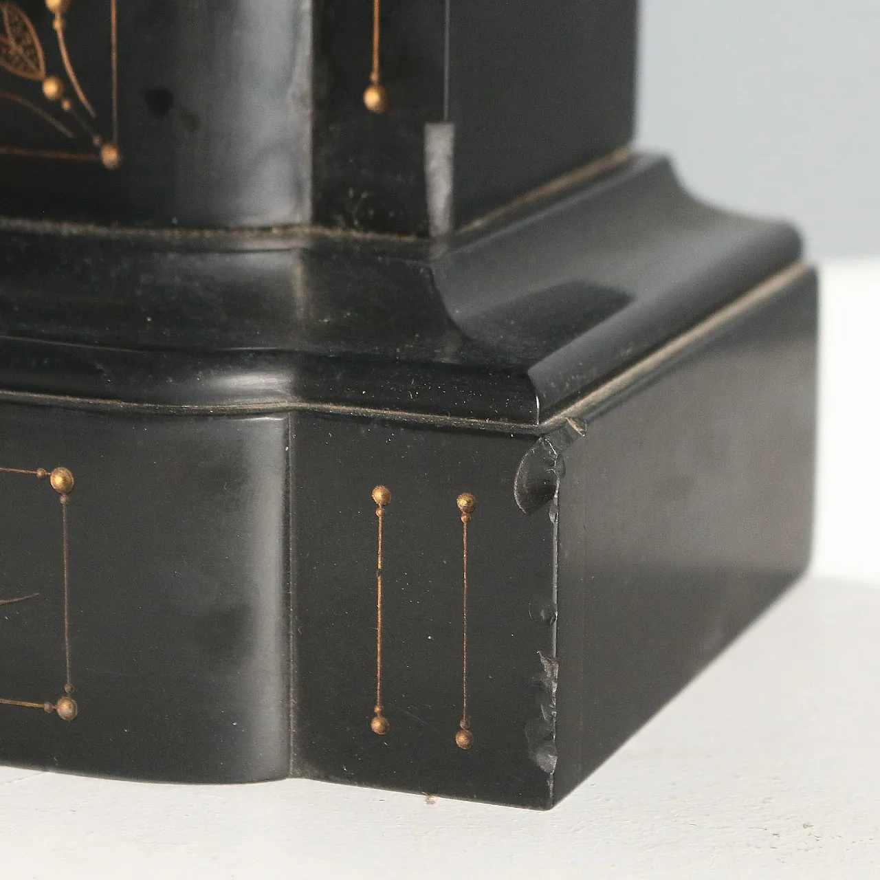 Black marble table clock, 20th century 9