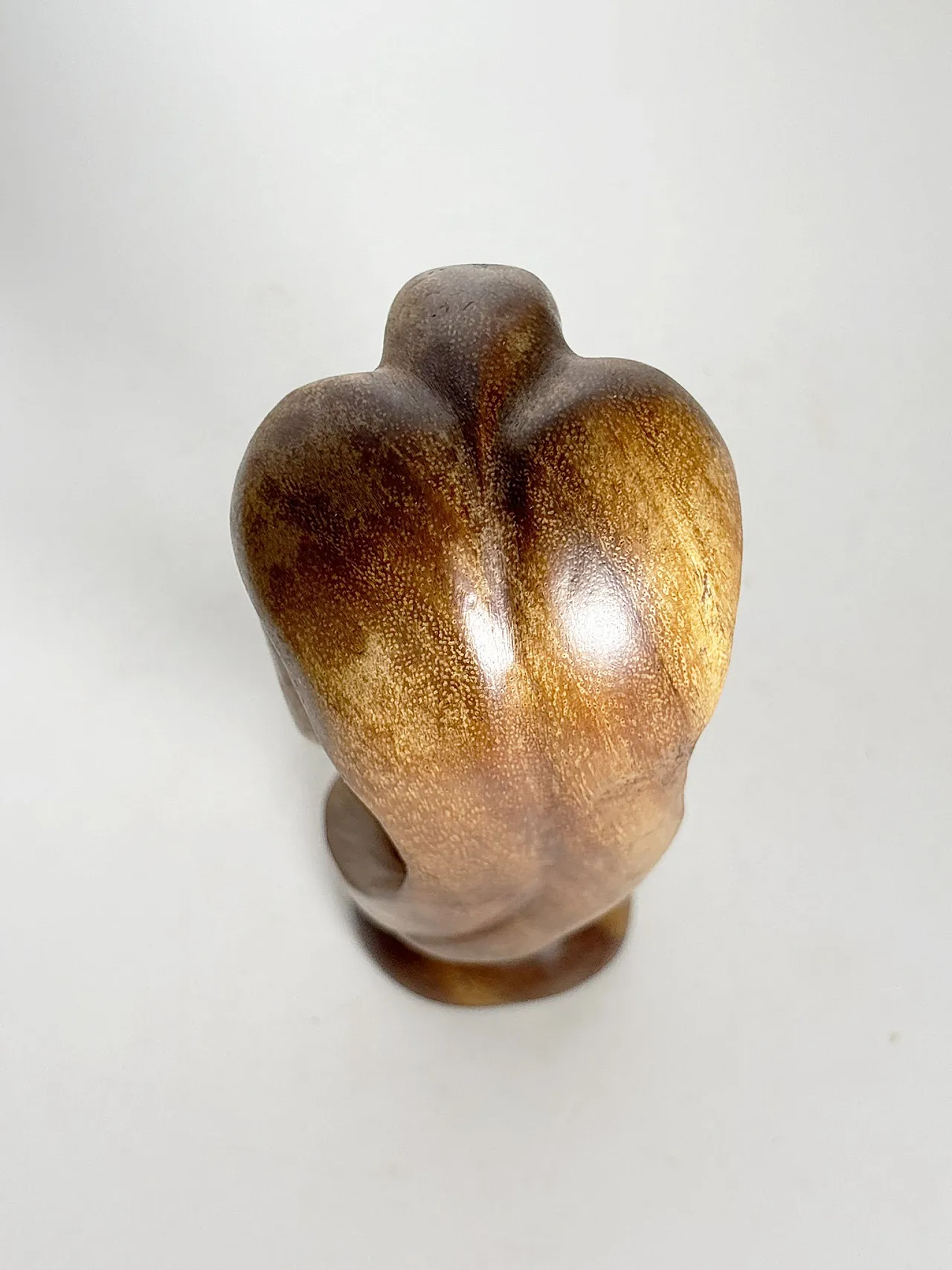 Scultura in legno raffigurante una donna e un bambino, anni '60 7