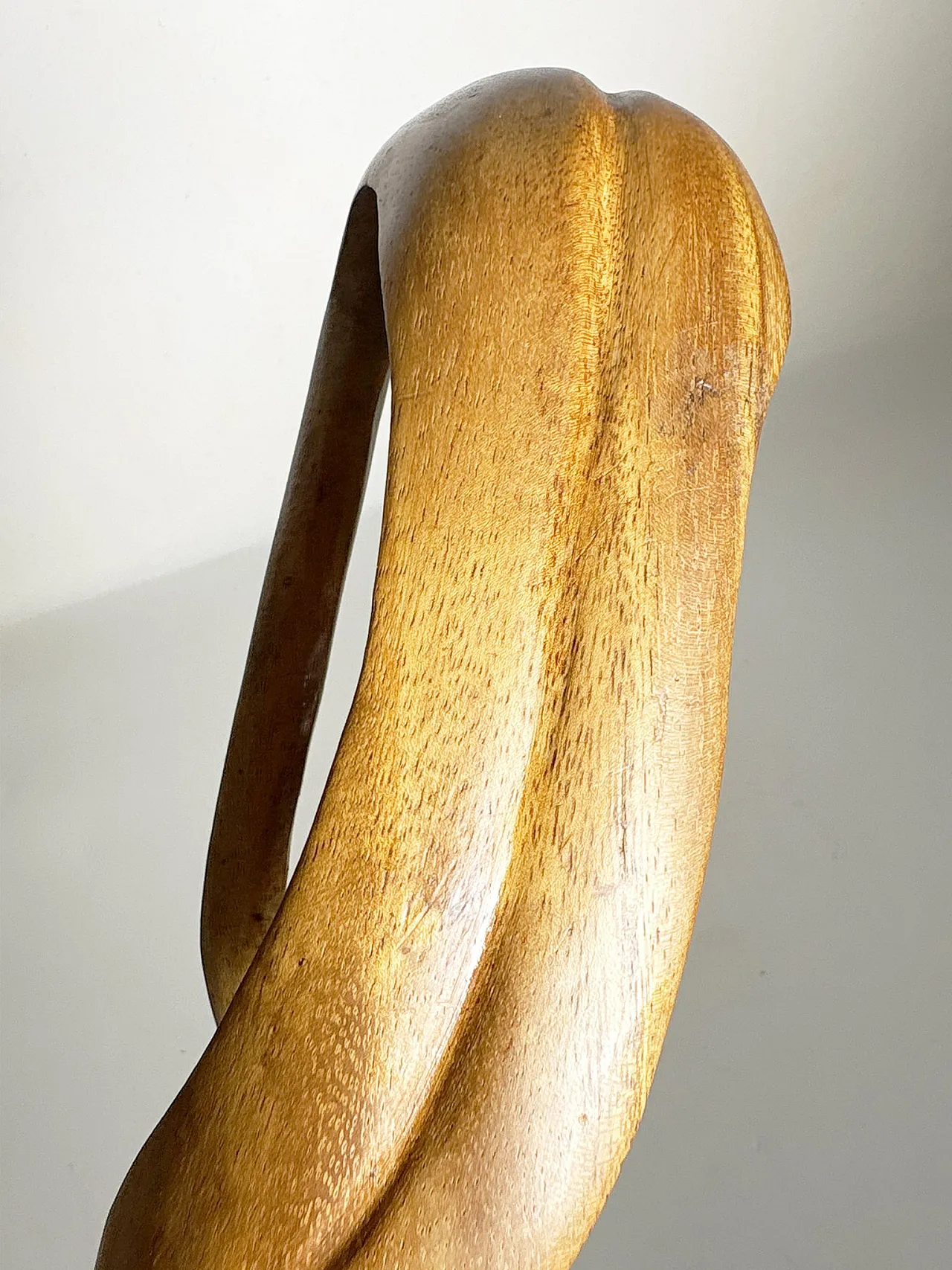 Scultura in legno raffigurante una donna e un bambino, anni '60 8