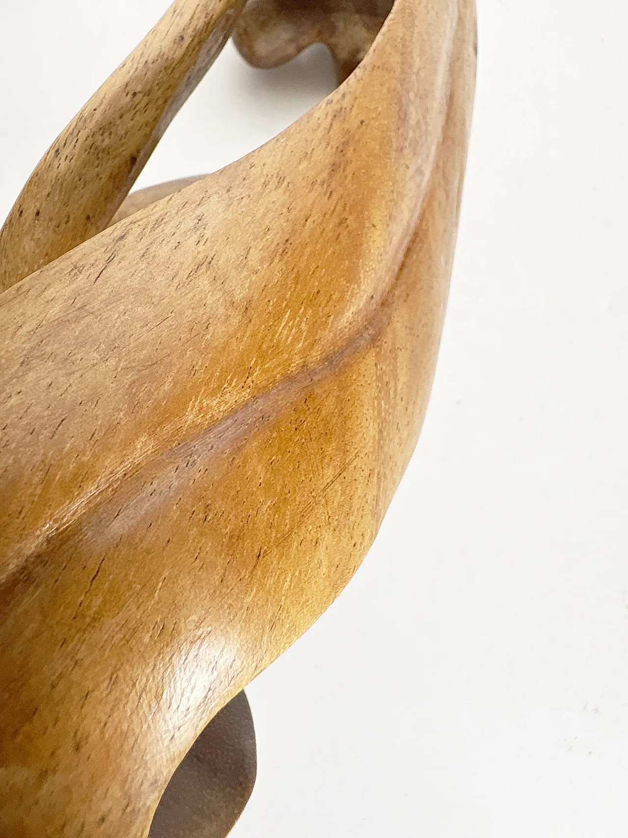 Scultura in legno raffigurante una donna e un bambino, anni '60 14
