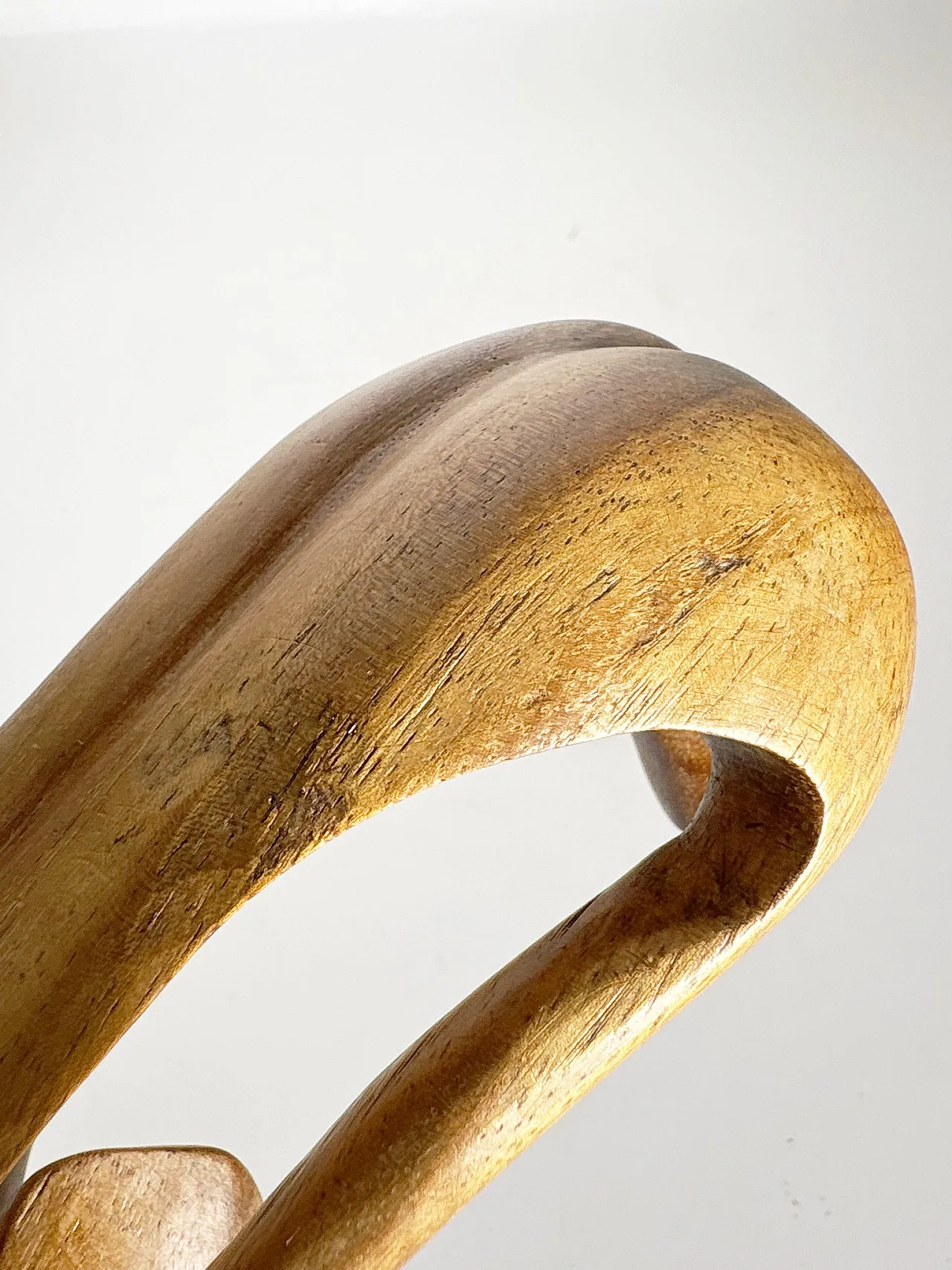 Scultura in legno raffigurante una donna e un bambino, anni '60 15
