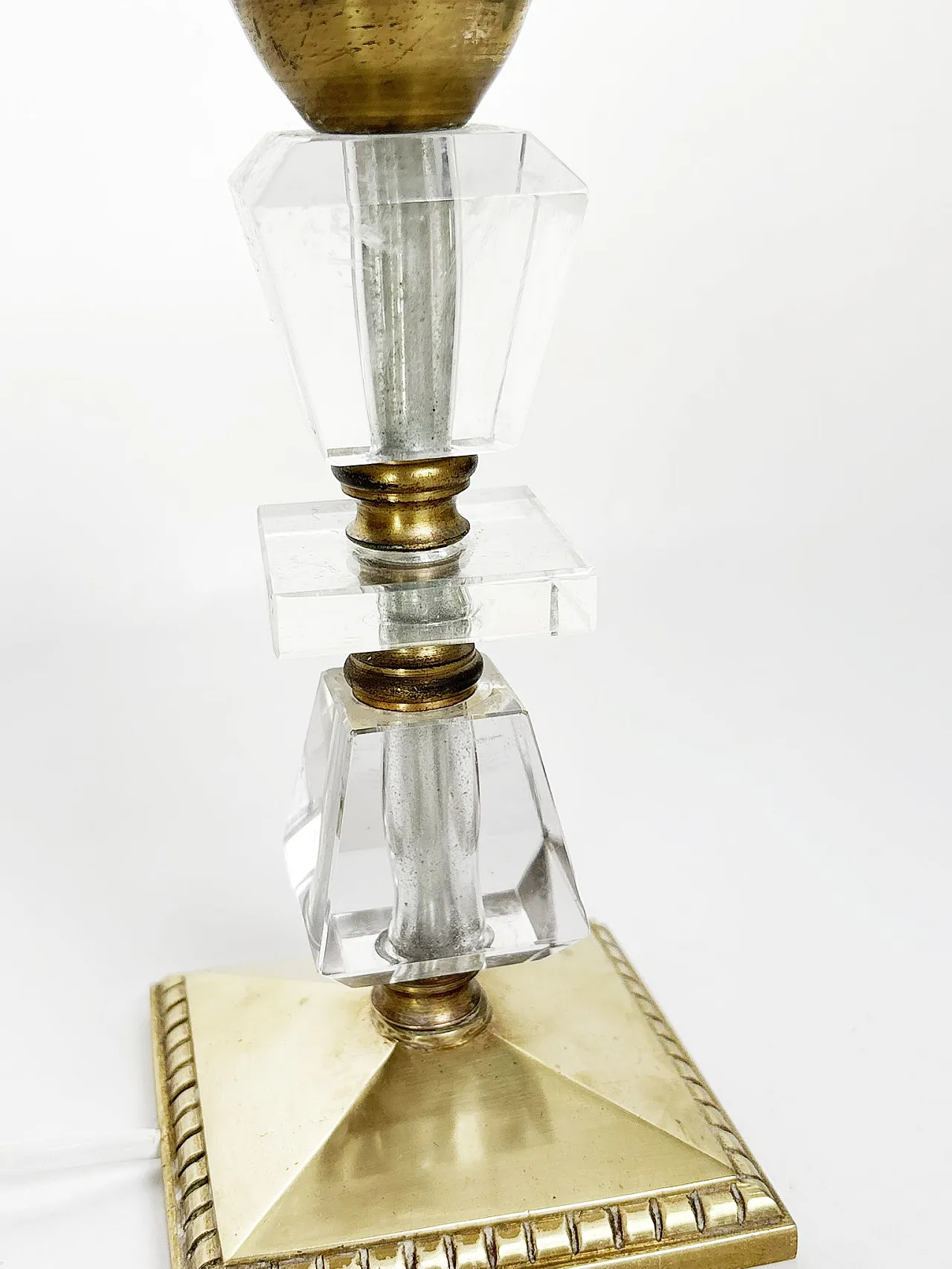 Lampada da tavolo in ottone e plexiglass, anni ’40 6
