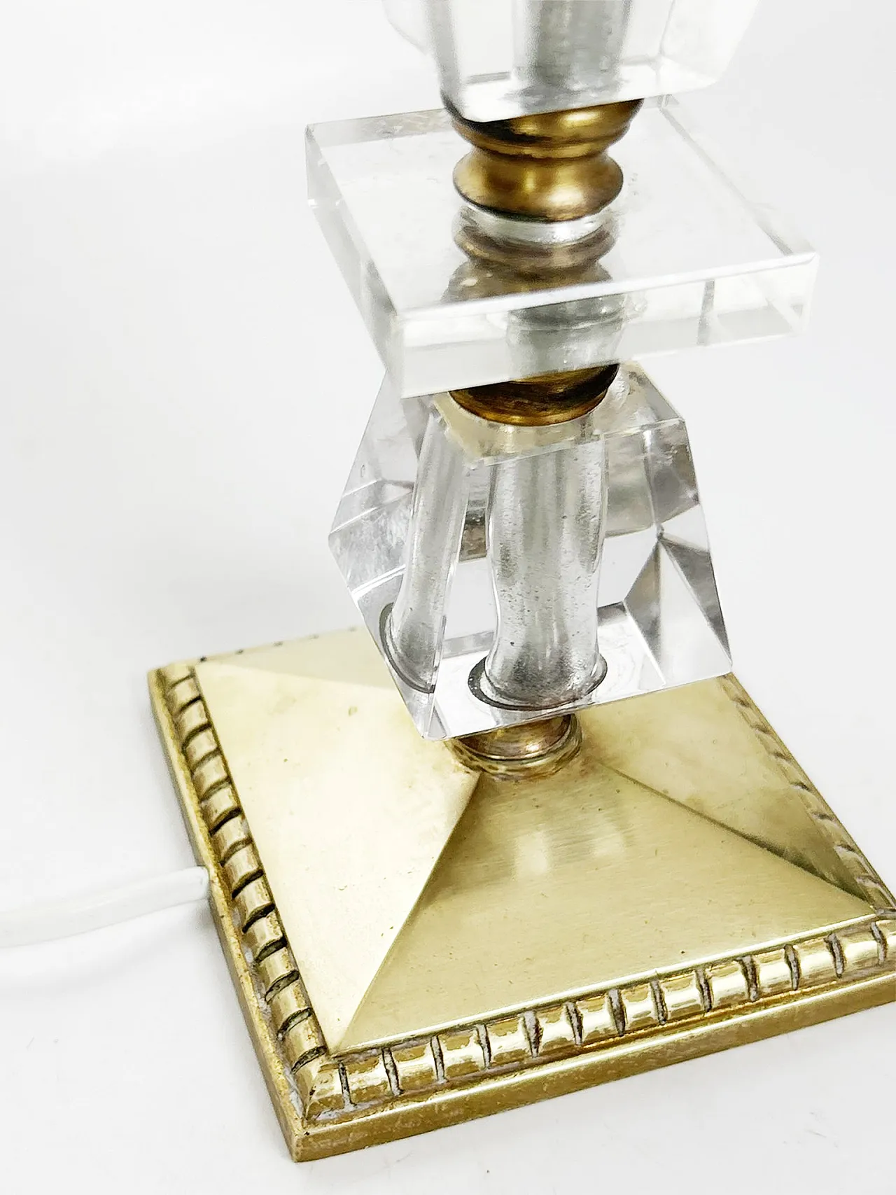 Lampada da tavolo in ottone e plexiglass, anni ’40 7