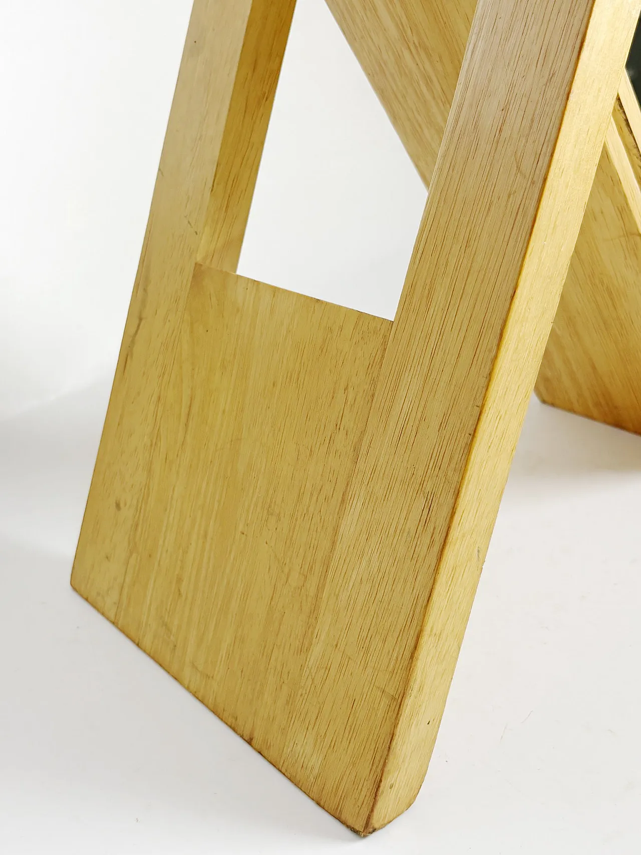 Sgabello in legno di Roger Tallon, anni '70 10