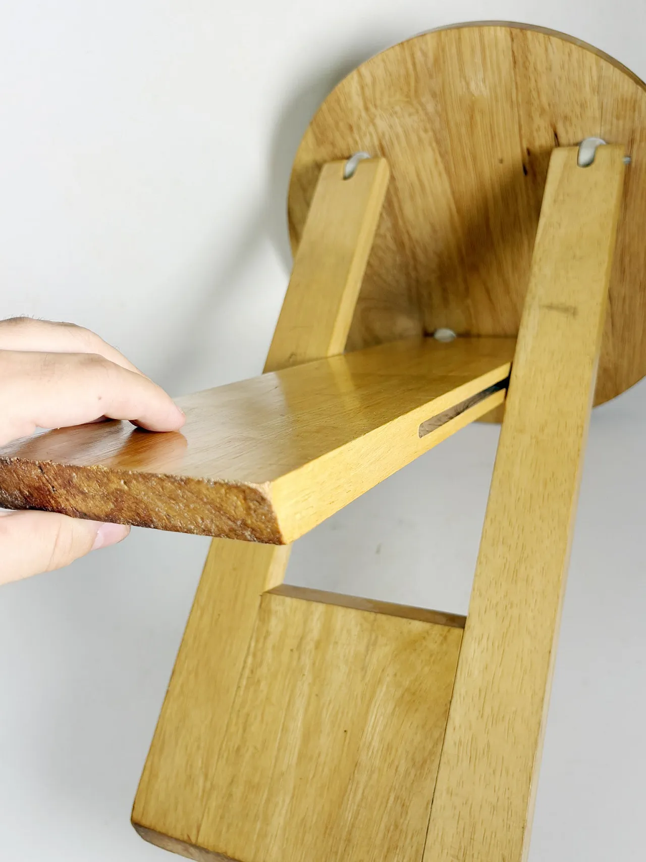 Sgabello in legno di Roger Tallon, anni '70 16