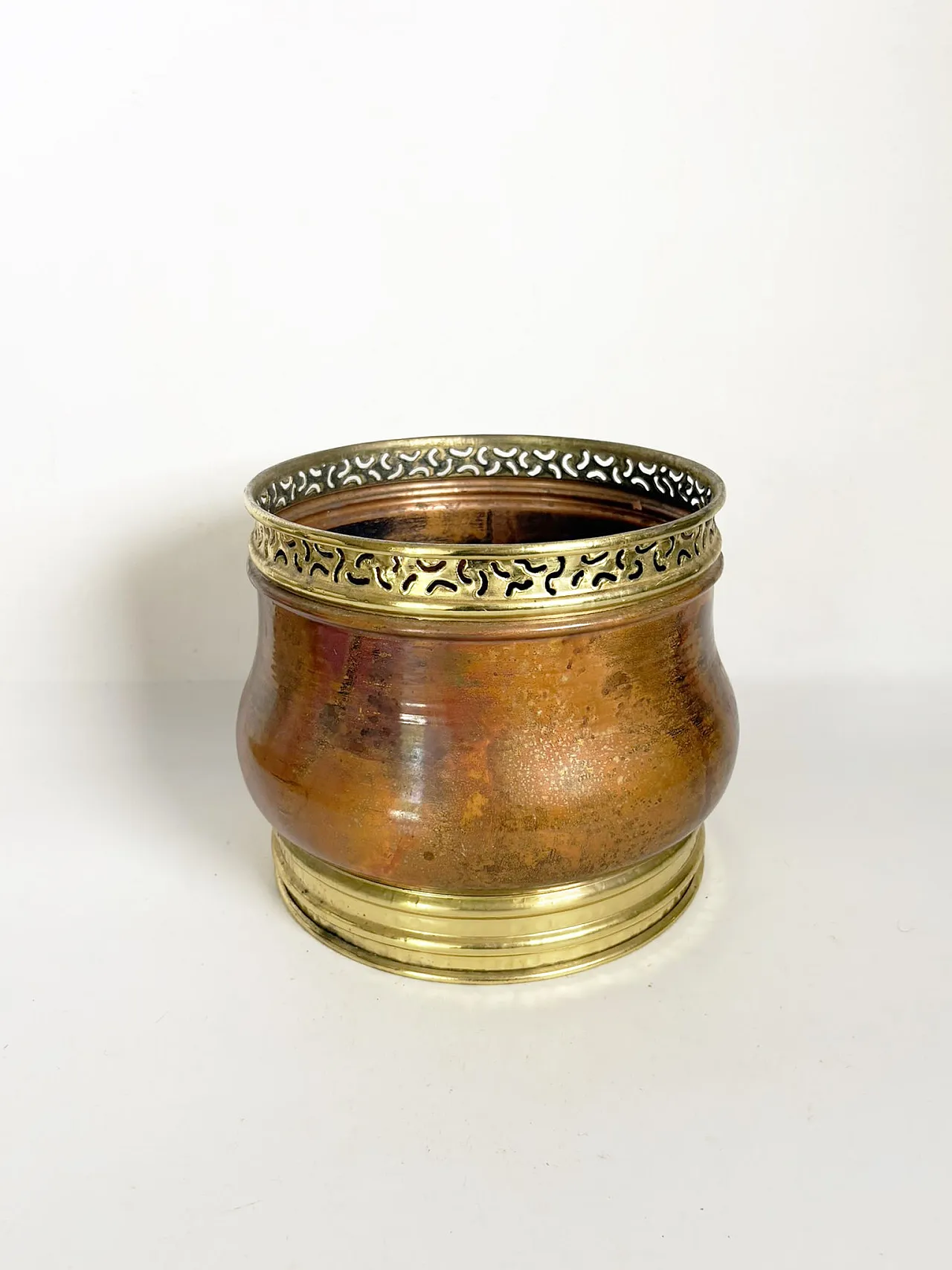 Brass and metal flower vase, 1970s 7