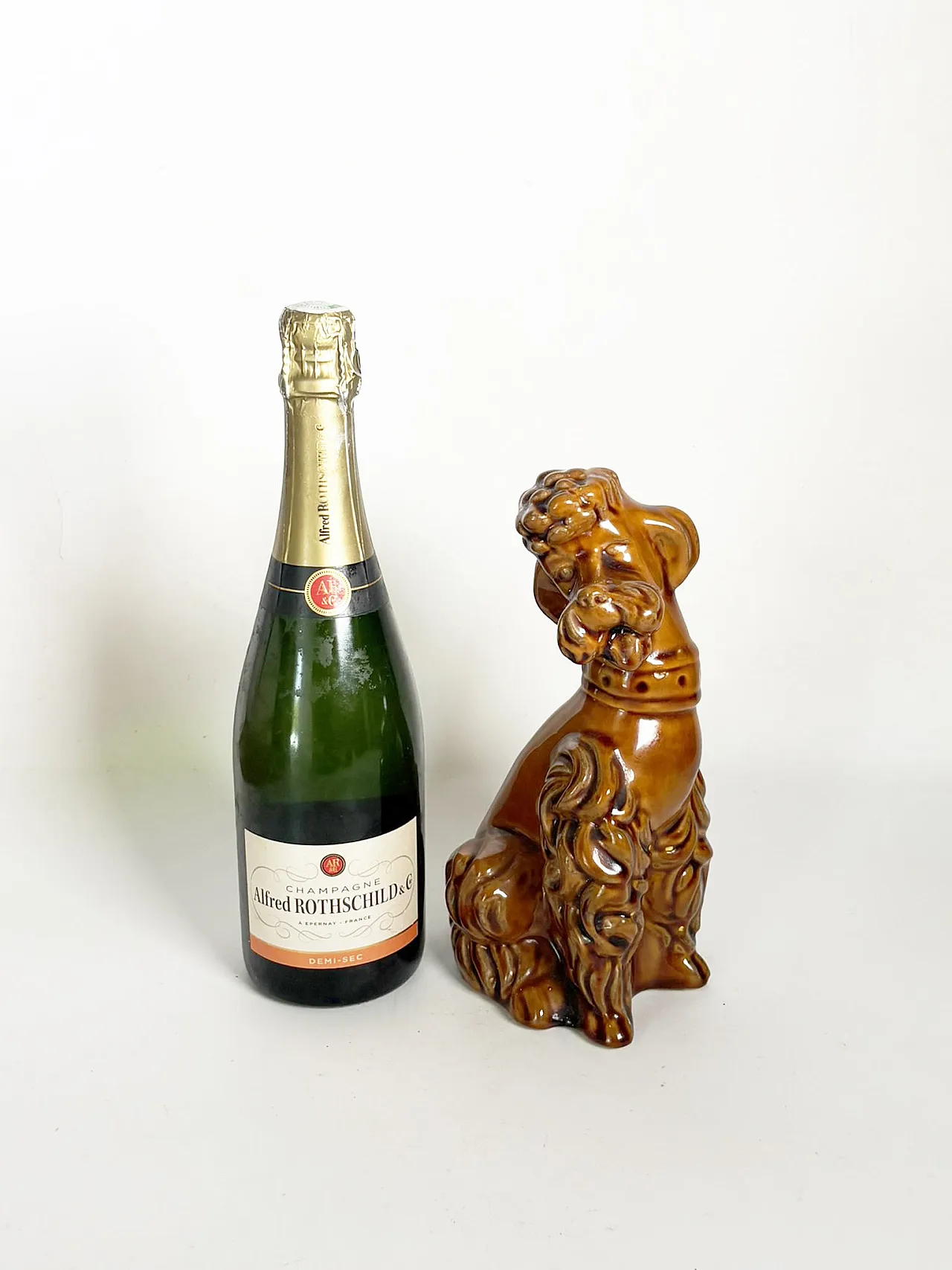 Ceramic sculpture depicting a dog, 1970s 3