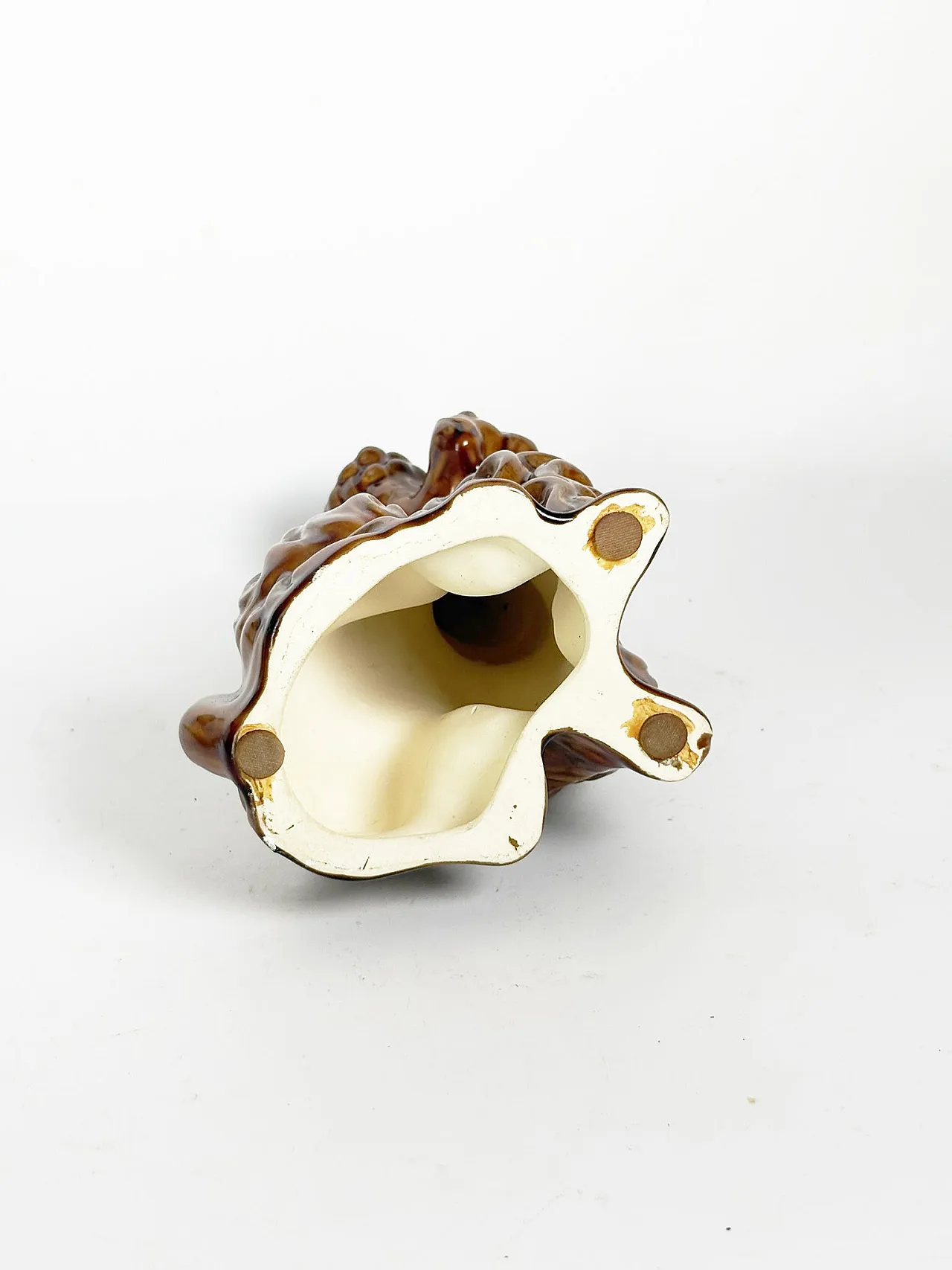 Ceramic sculpture depicting a dog, 1970s 11